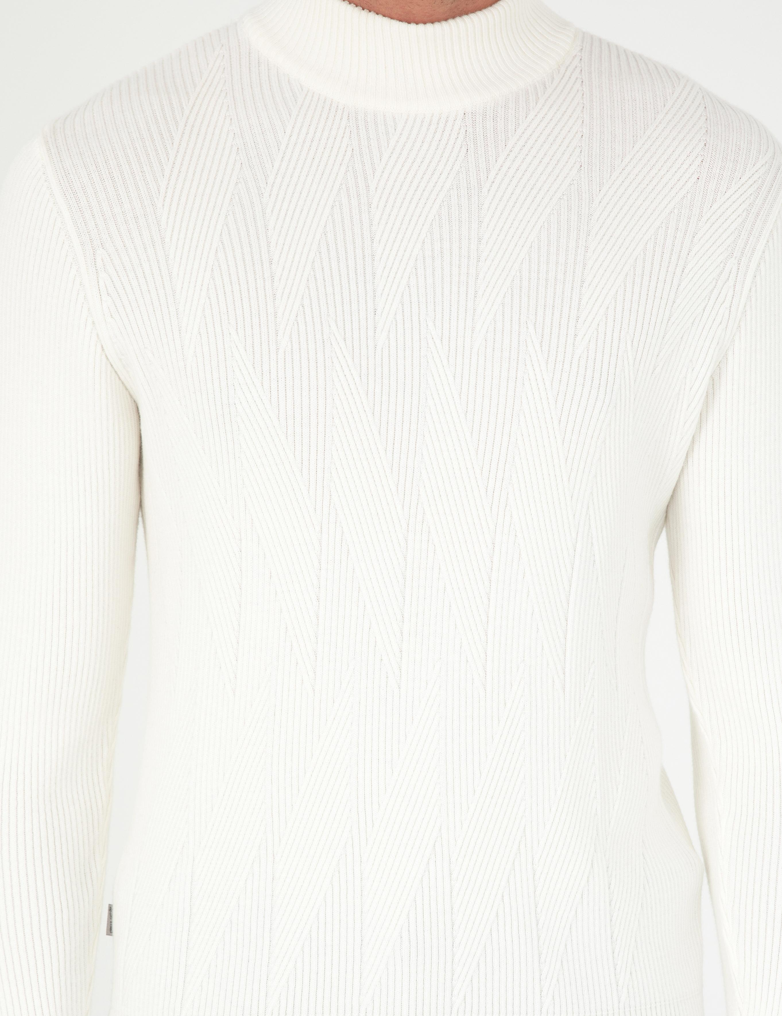 Ekru Slim Fit Yarım Balıkçı Yaka Yün Karışımlı Triko Kazak