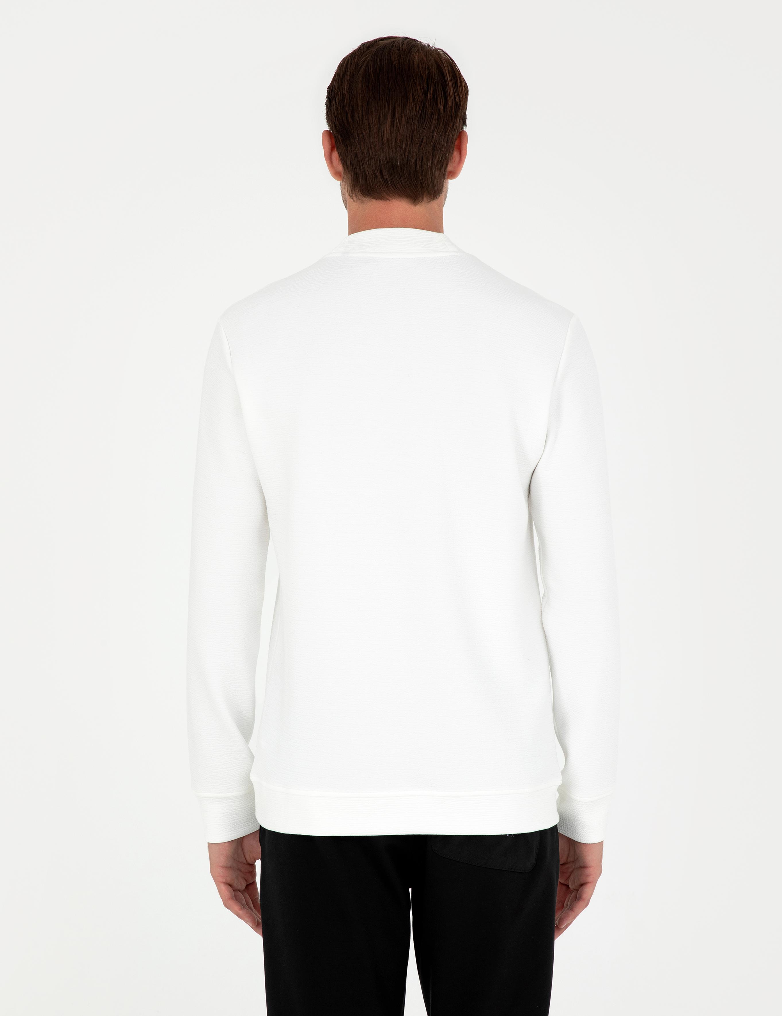 Beyaz Regular Fit Sweatshirt