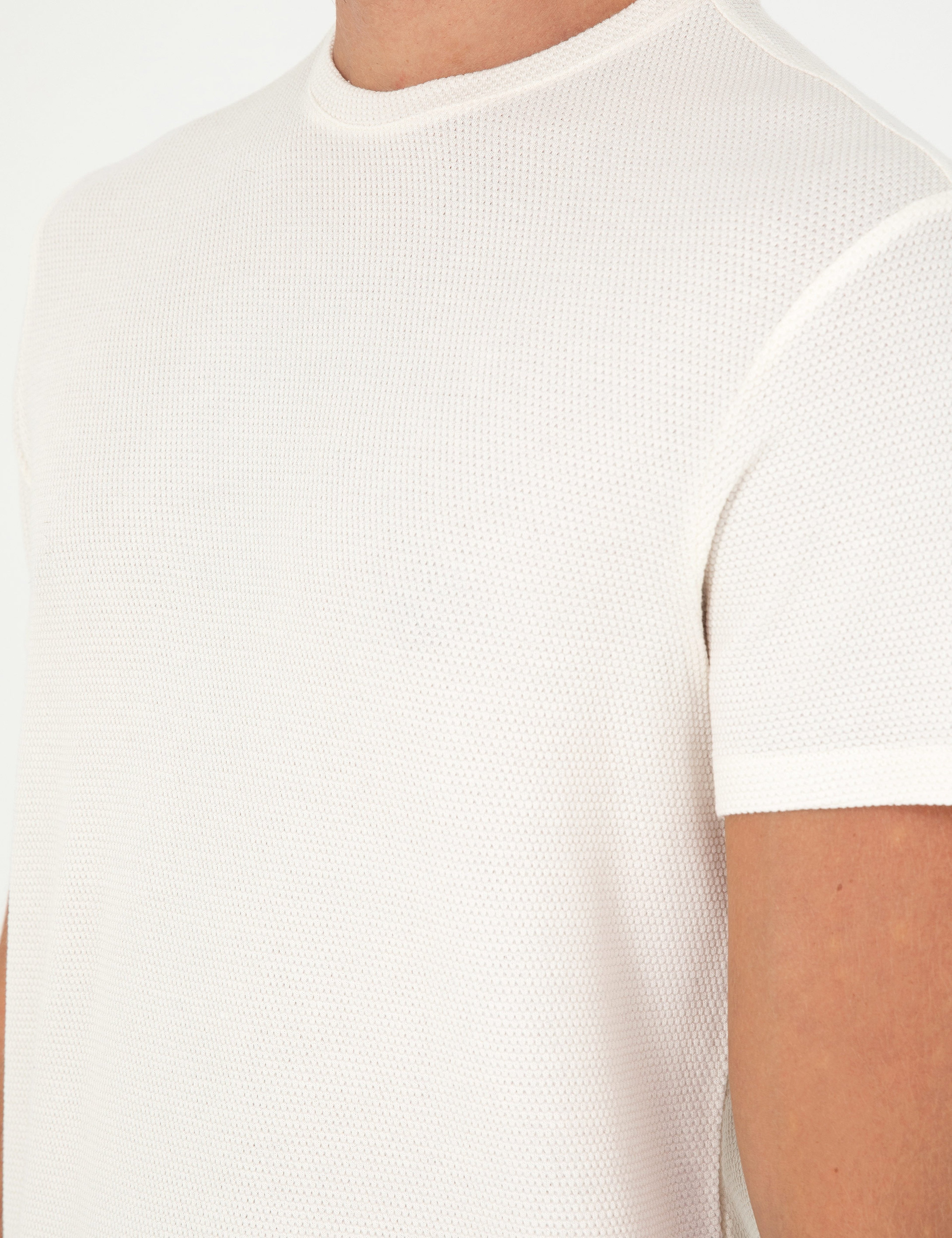 Ekru Slim Fit Basic Tişört - Image 7