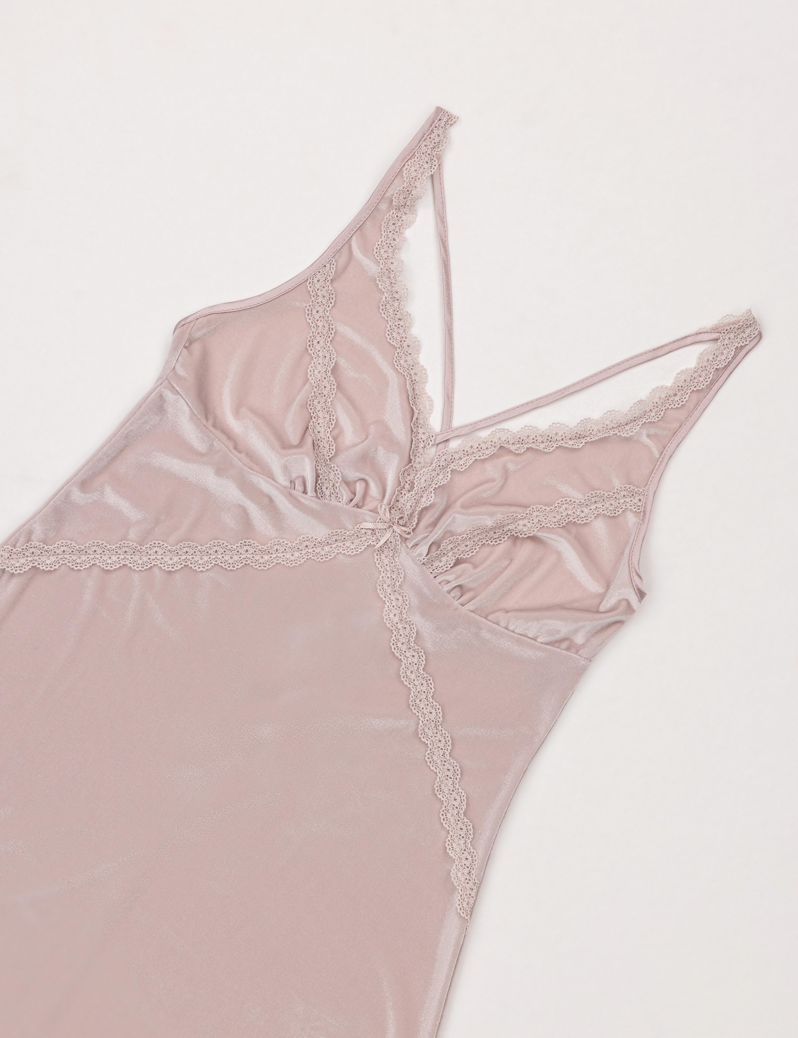 Pudra Kadife Gecelik