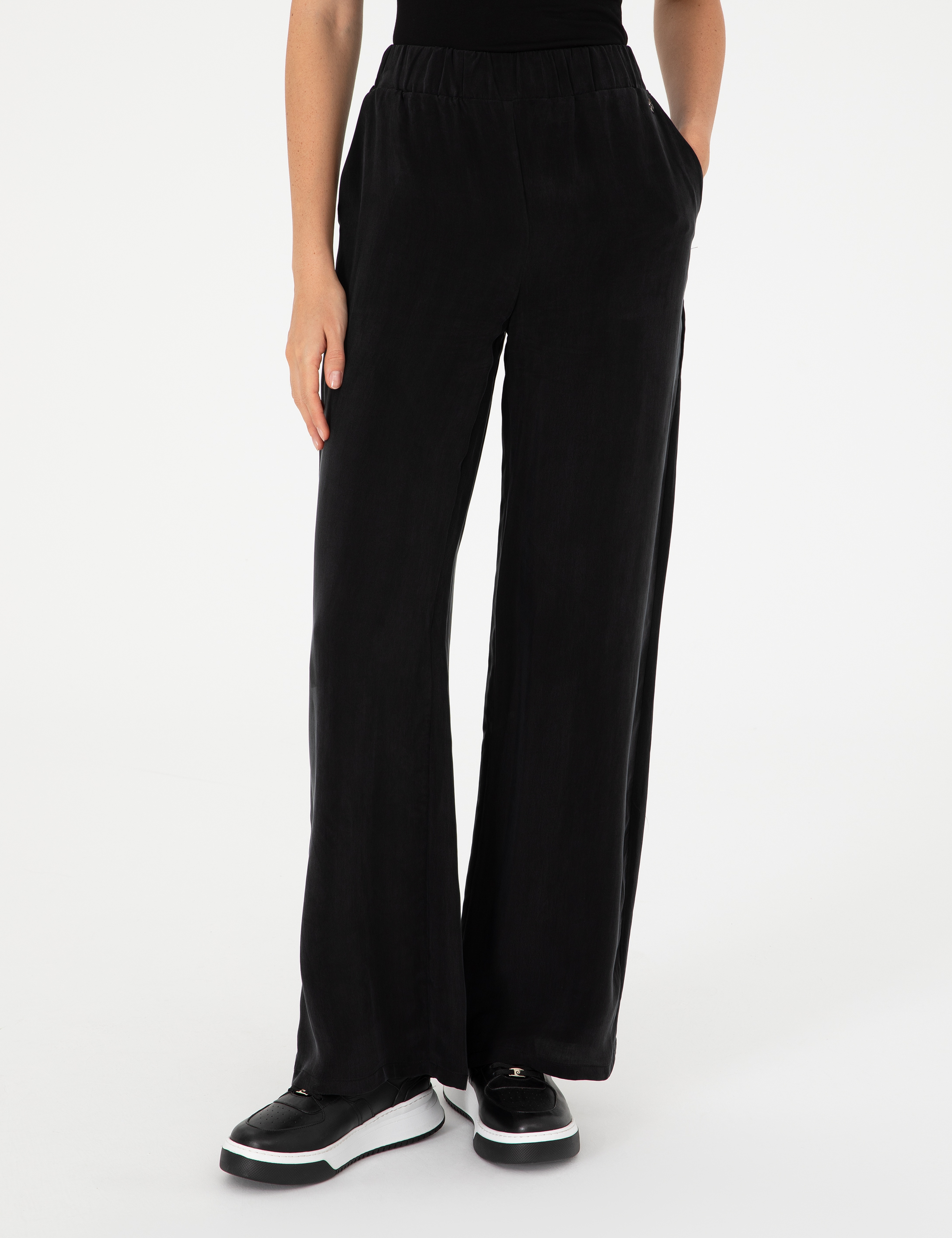 Siyah Yüksek Bel Kupro Kumaş Loose Fit Pantolon - Image 2
