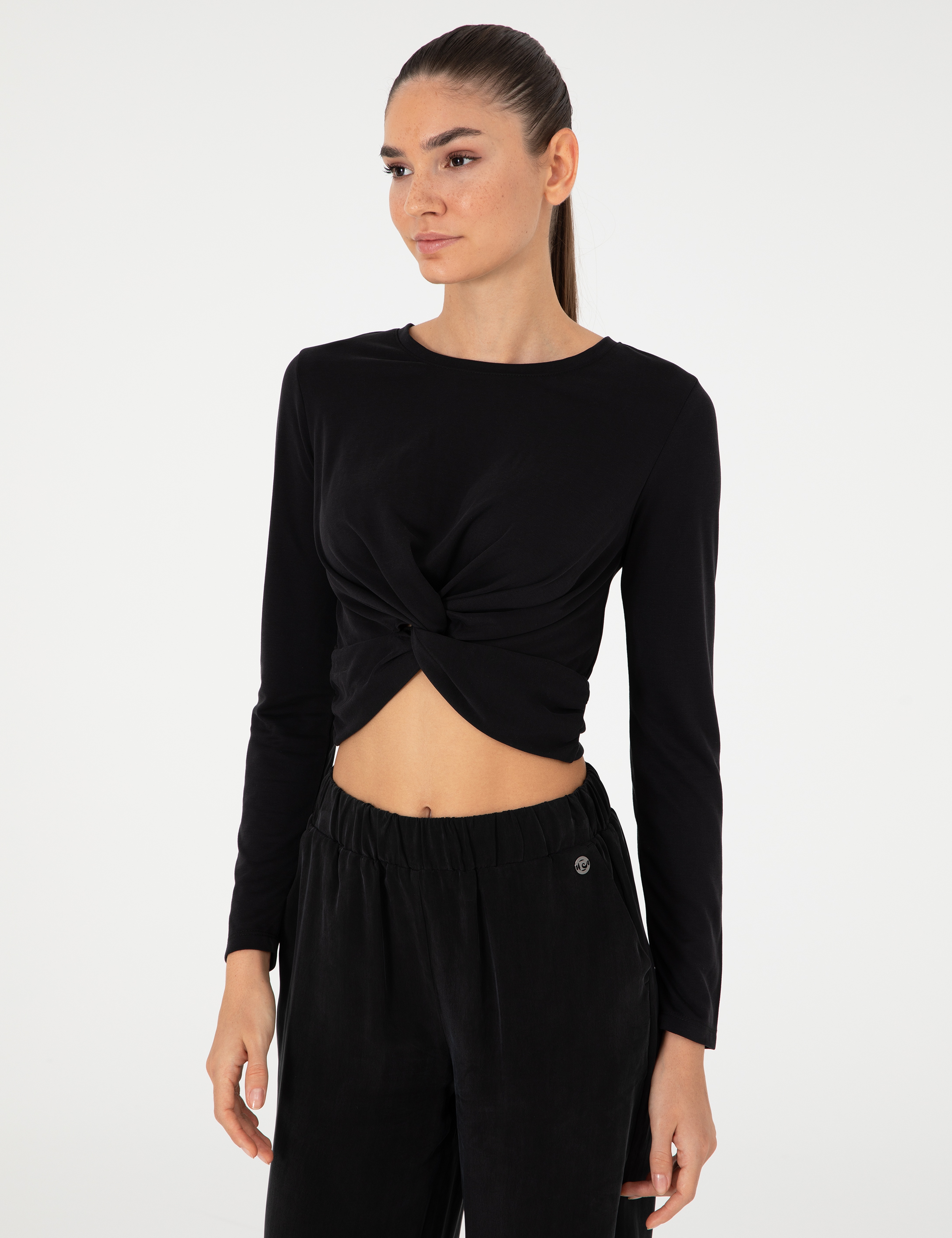 Siyah Slim Fit Örme Bluz - Image 3