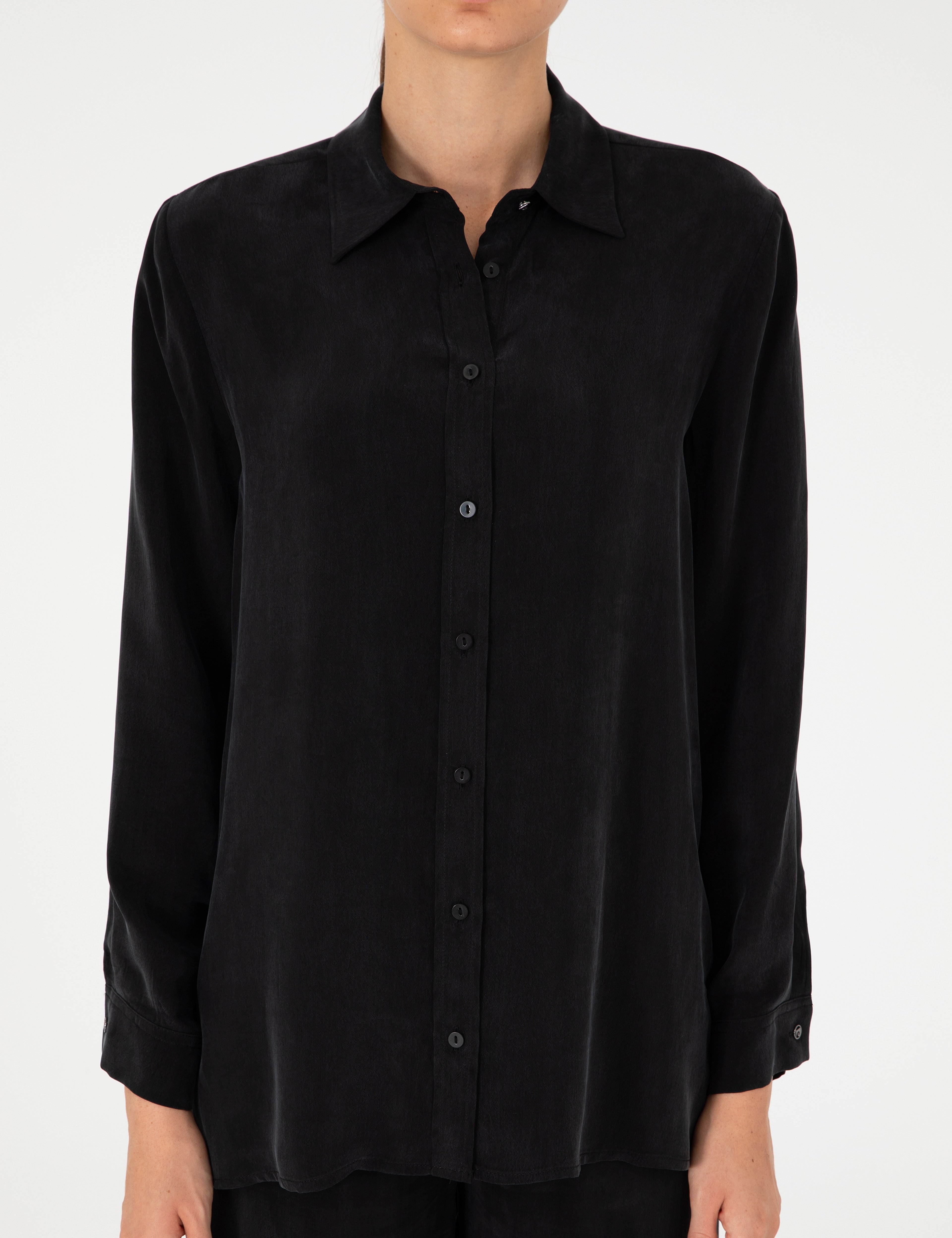 Siyah Comfort Fit Kupro Kumaş Uzun Kollu Gömlek