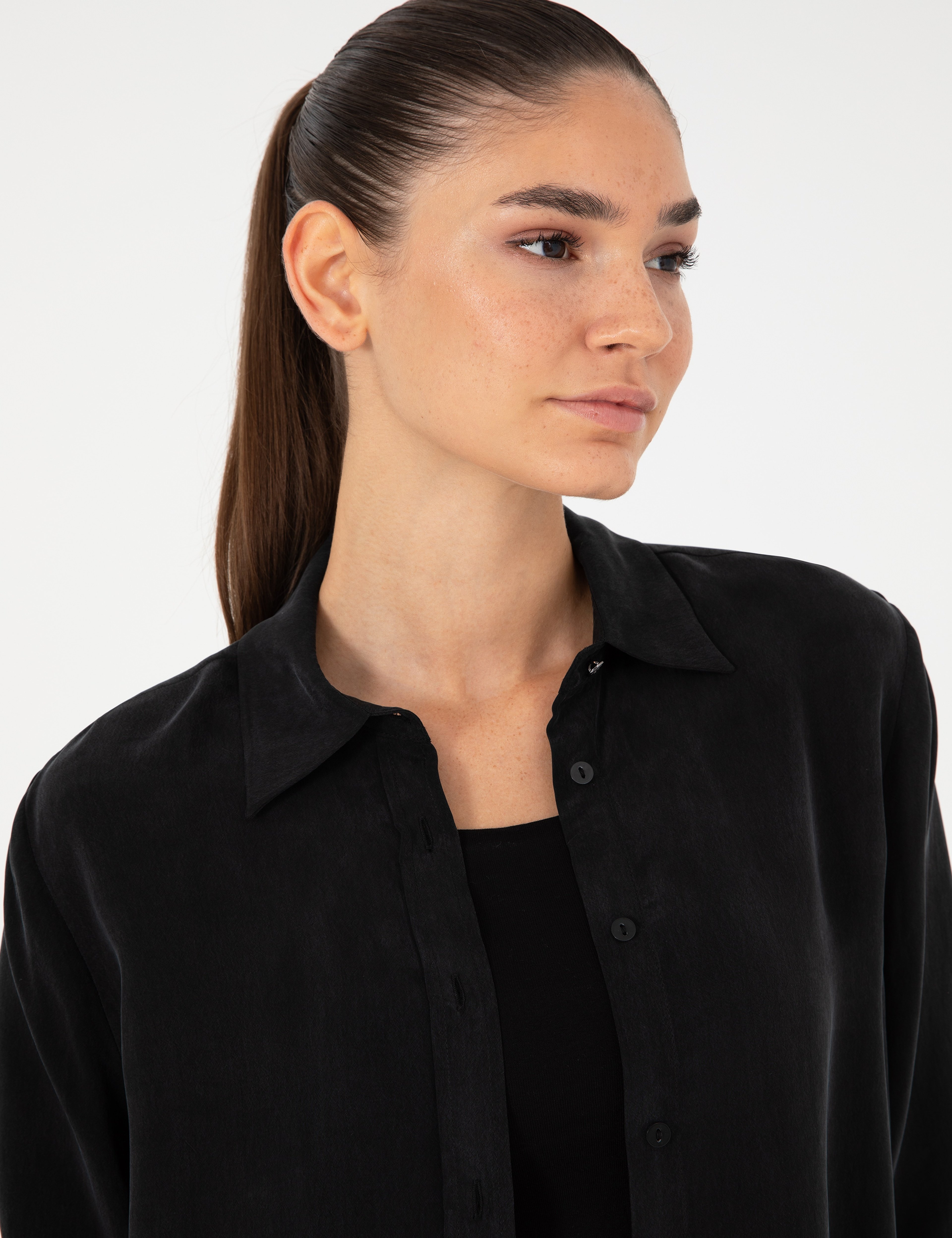 Siyah Comfort Fit Kupro Kumaş Uzun Kollu Gömlek