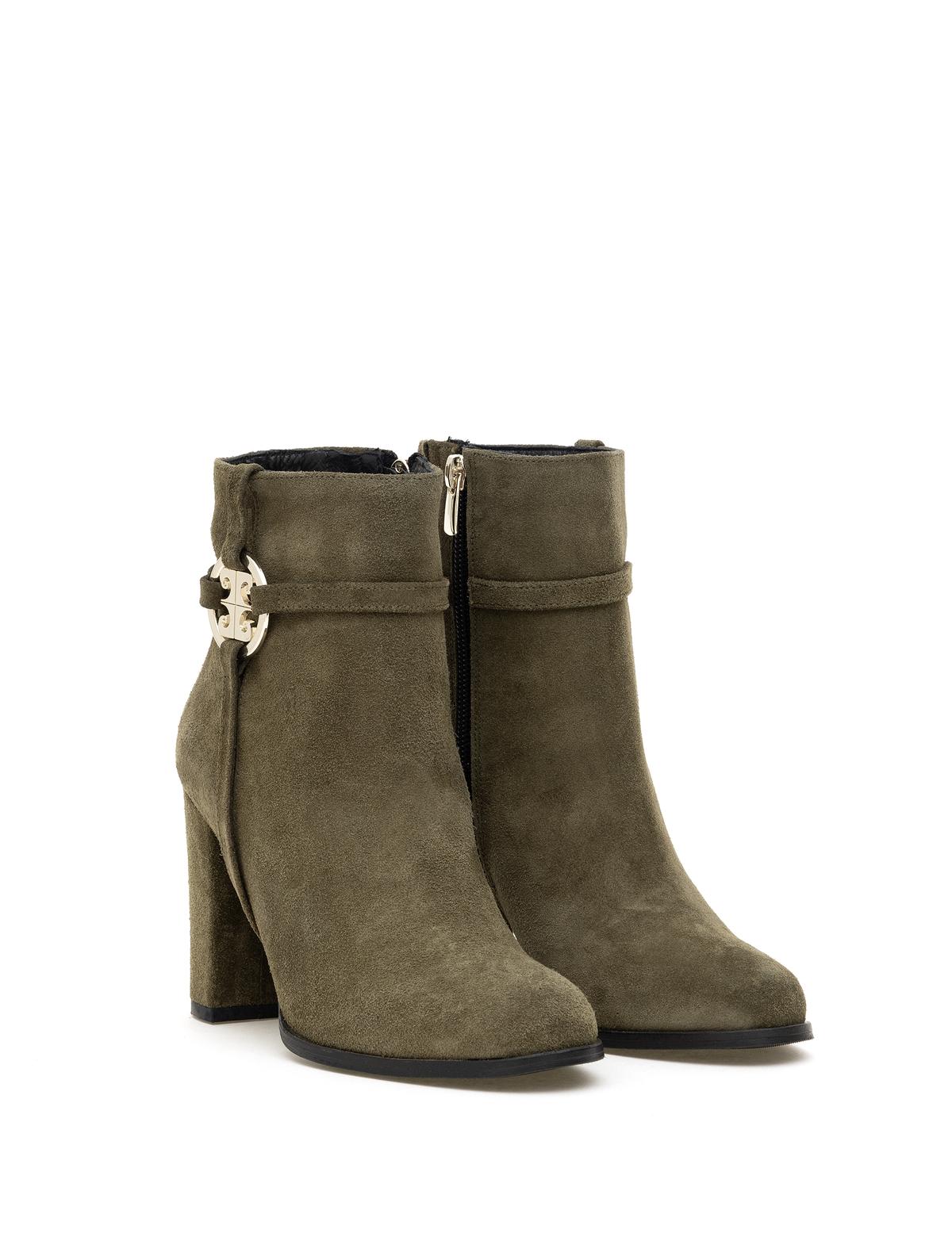 Haki Metal Logolu Topuklu Nubuk Bot