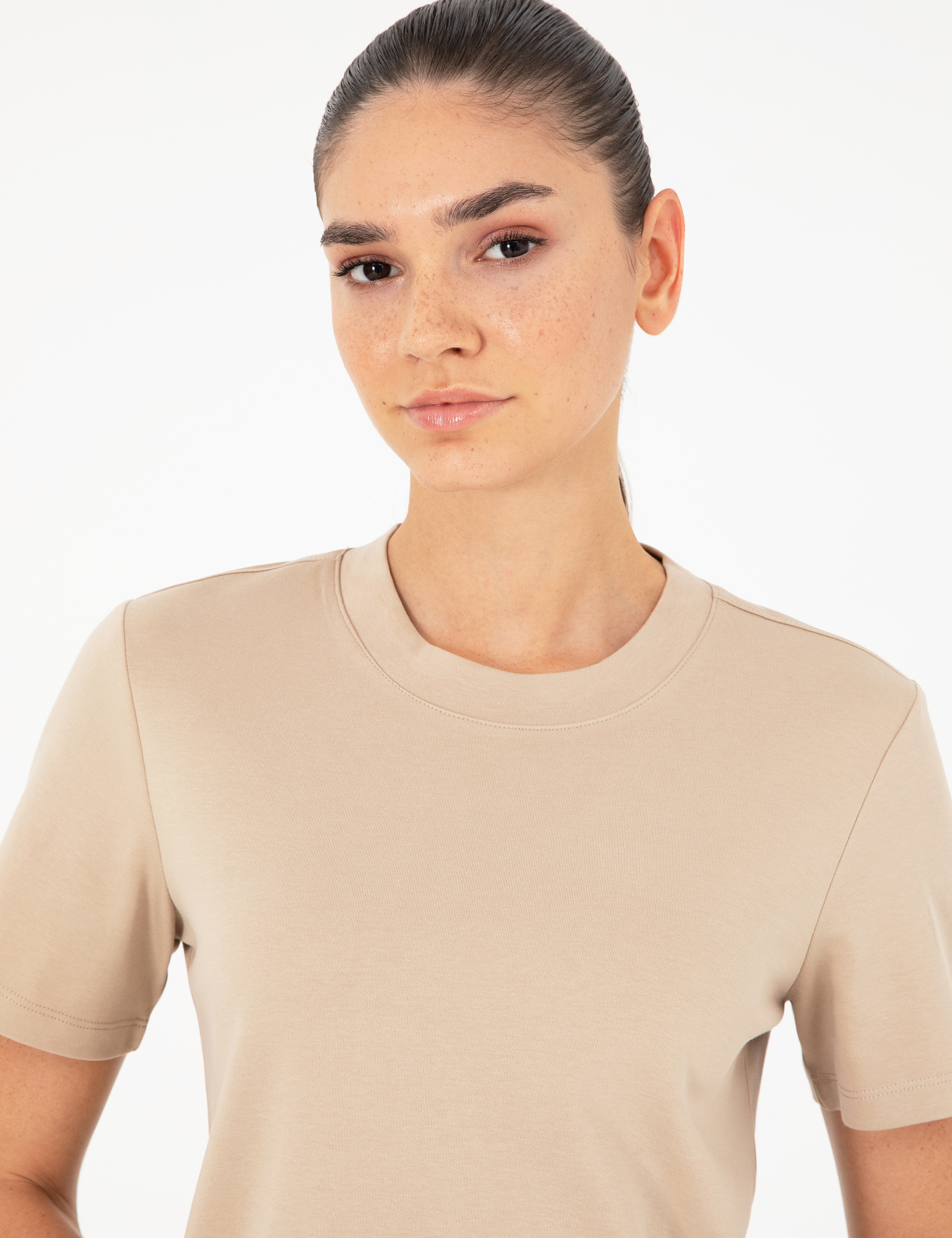 Bej Slim Fit Bisiklet Yaka Basic Tişört