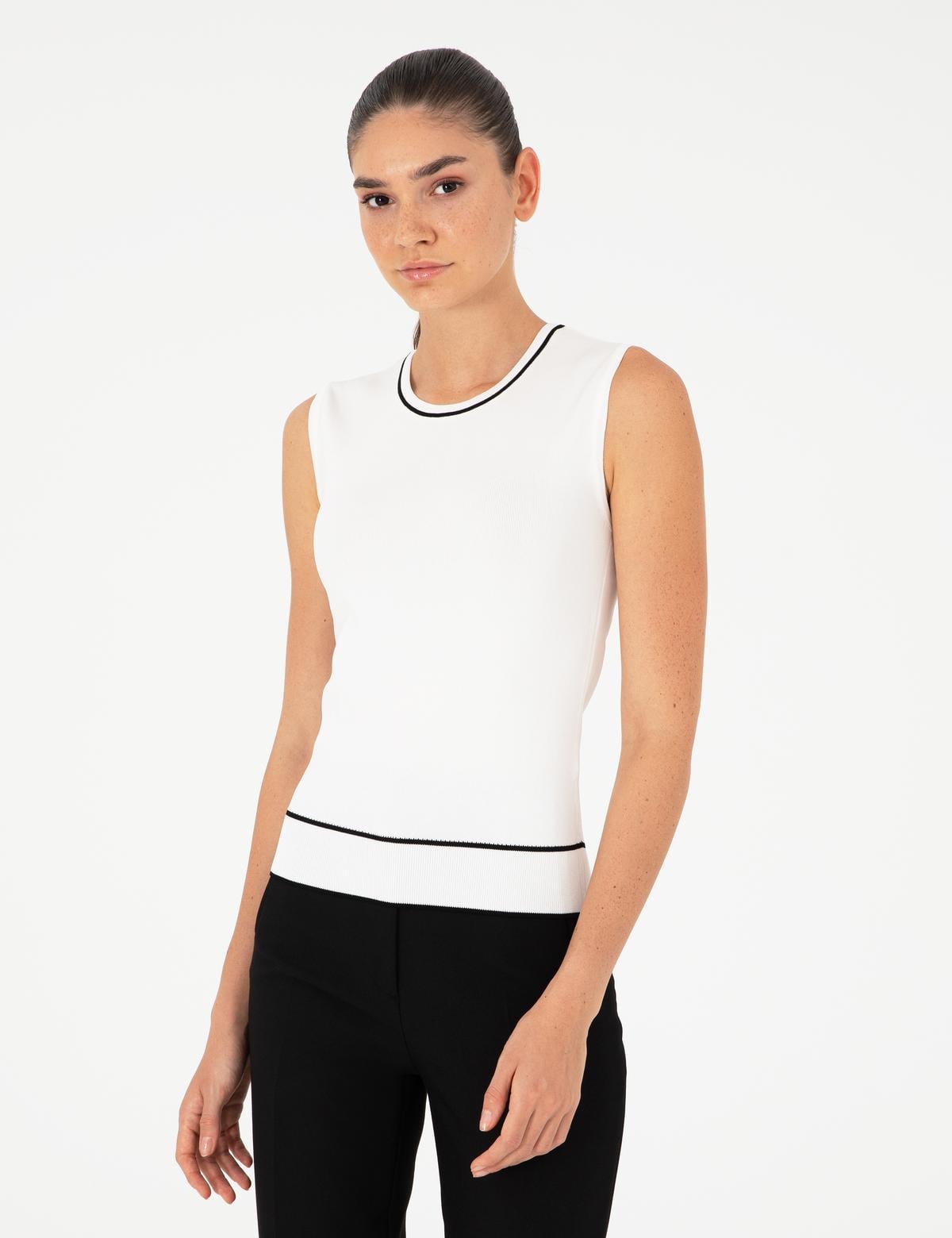 Ekru Slim Fit Triko Bluz