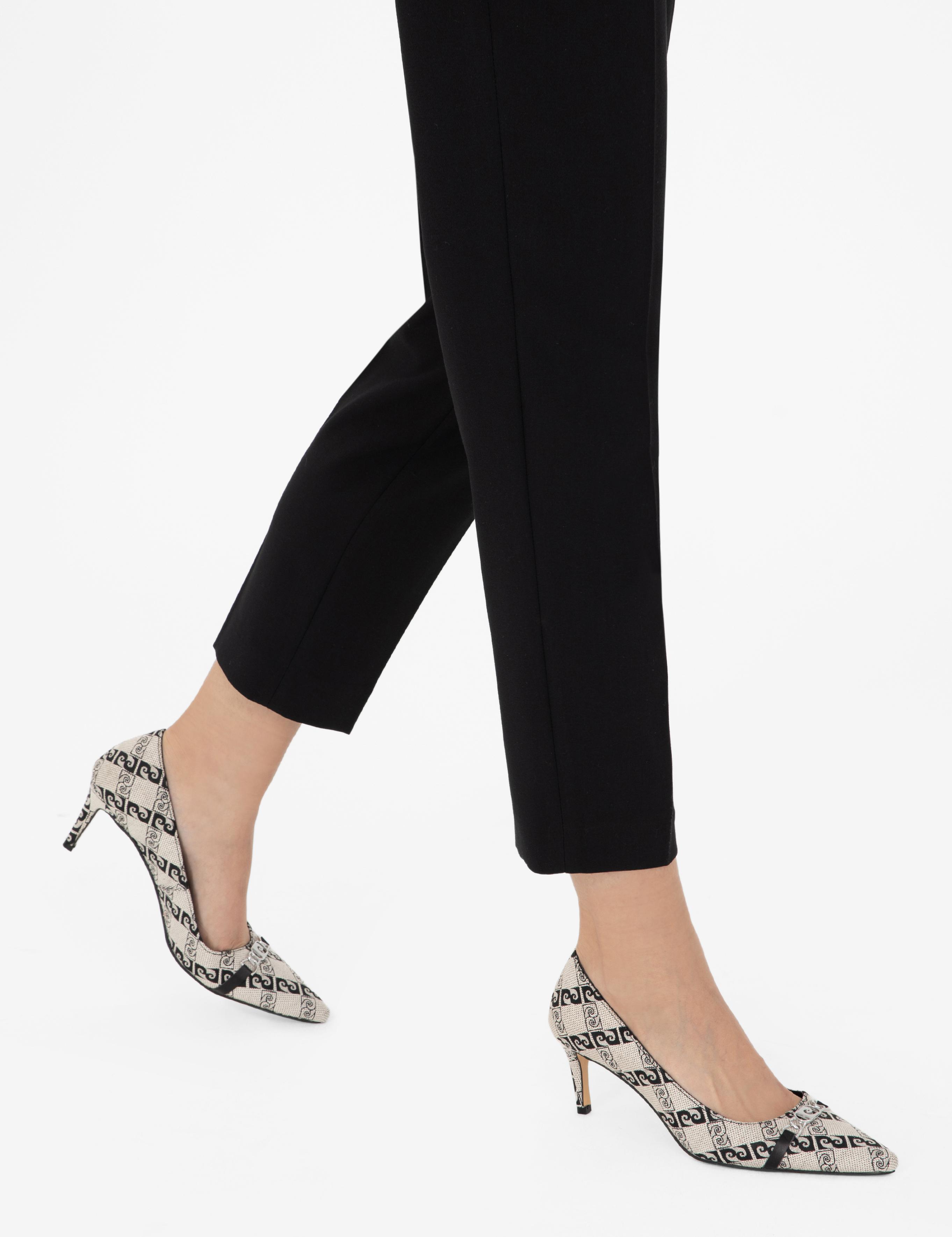 Siyah Desenli Topuklu Ayakkabı