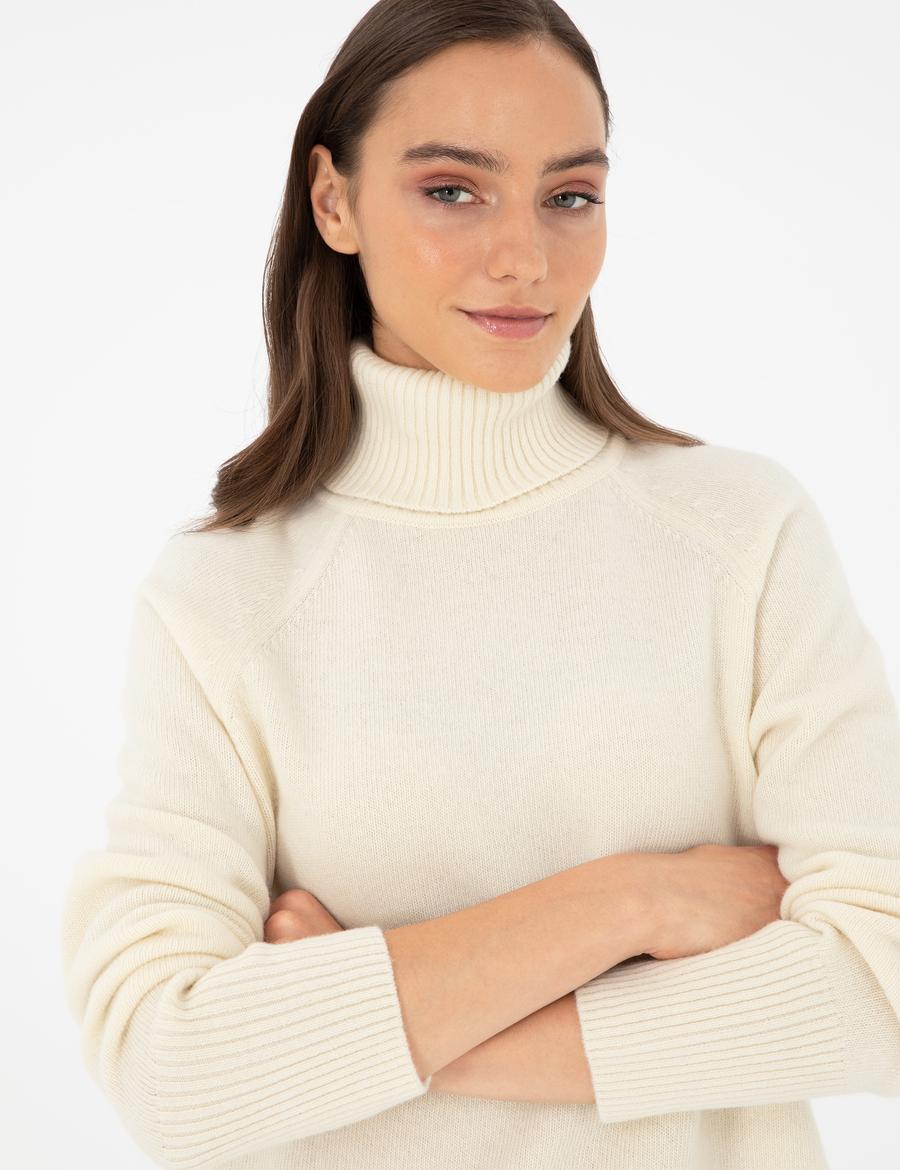 Ekru Regular Fit Balıkçı Yaka Yün Kazak