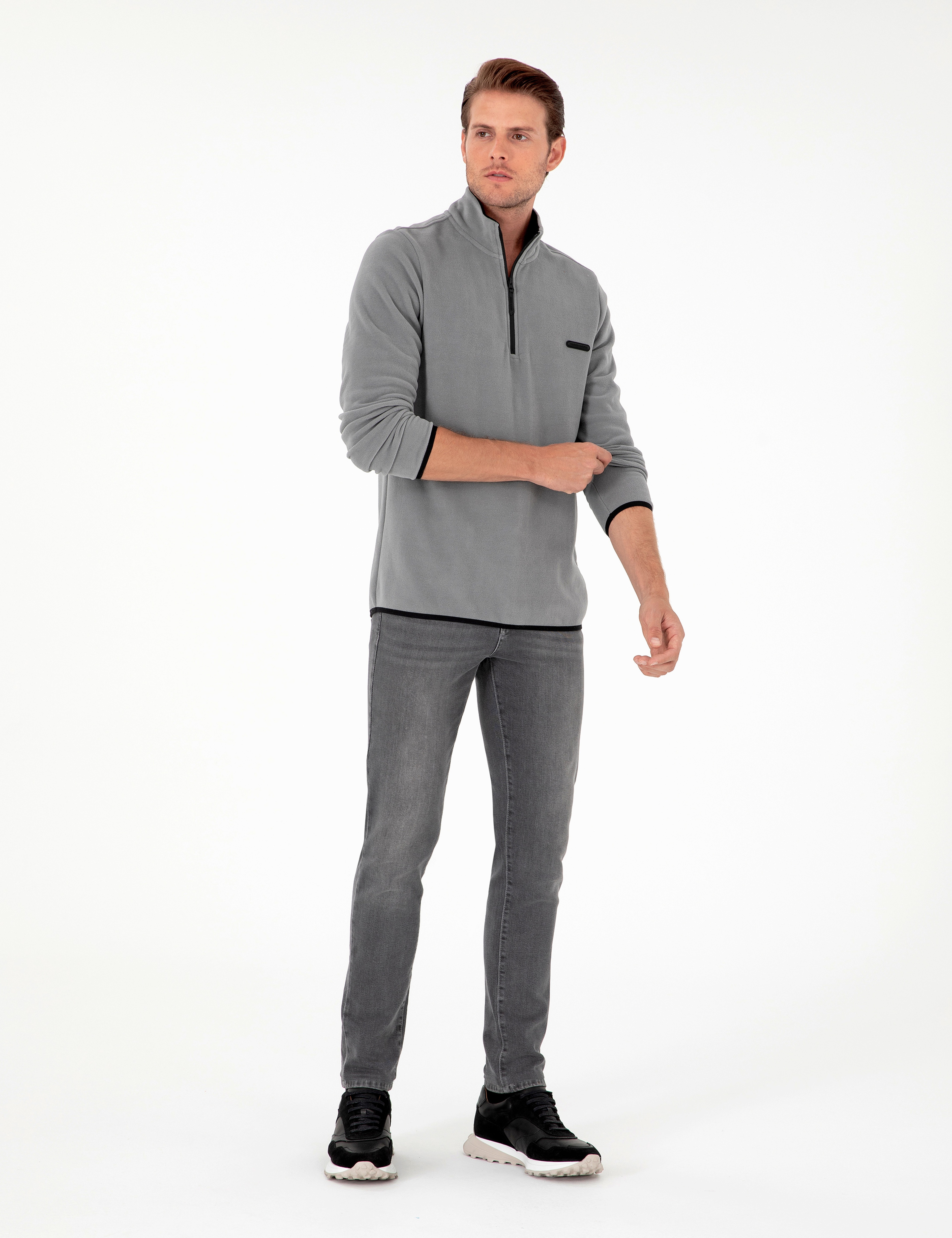 Gri Regular Fit Yarım Fermuarlı Polar Sweatshirt