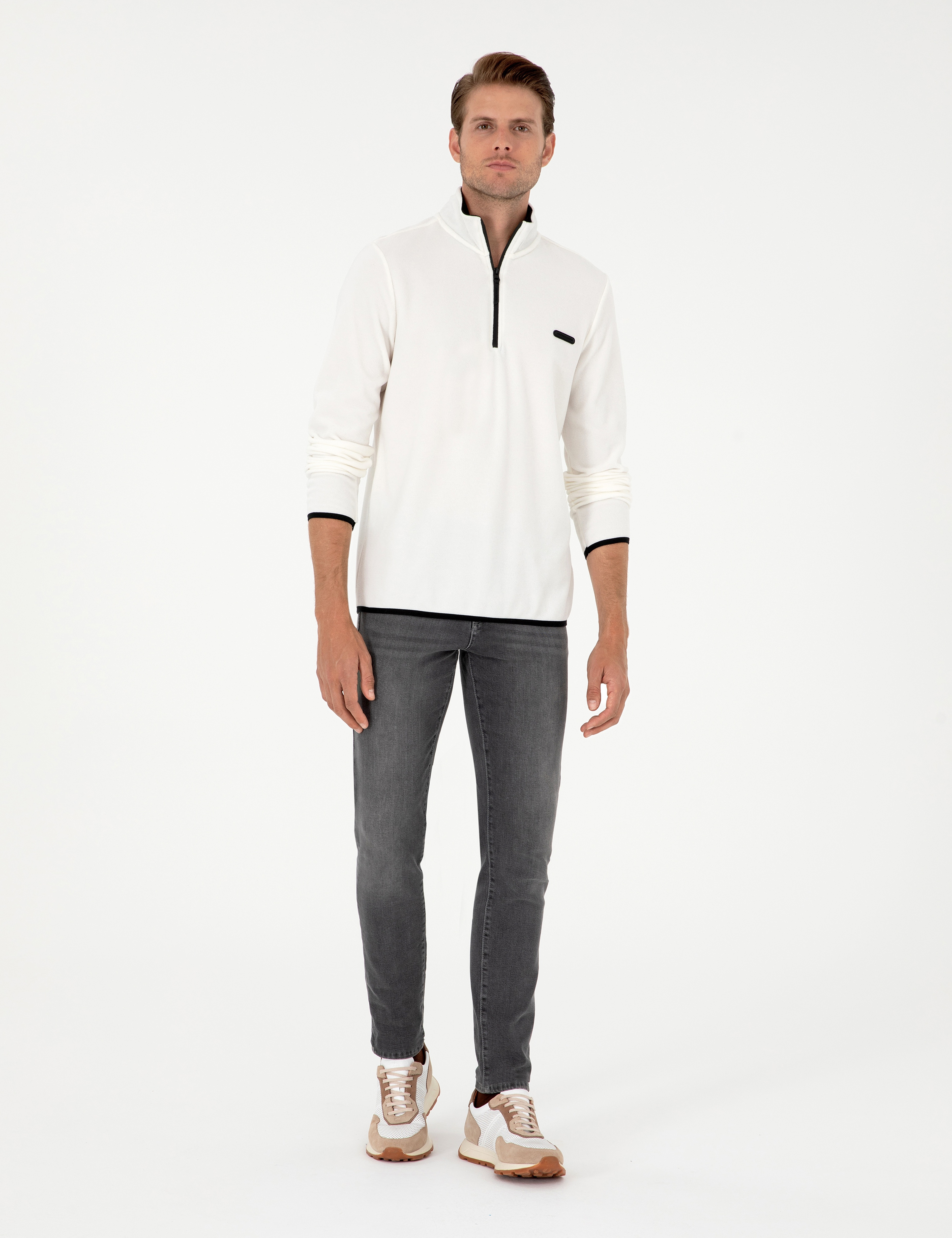 Beyaz Regular Fit Yarım Fermuarlı Polar Sweatshirt - Image 4