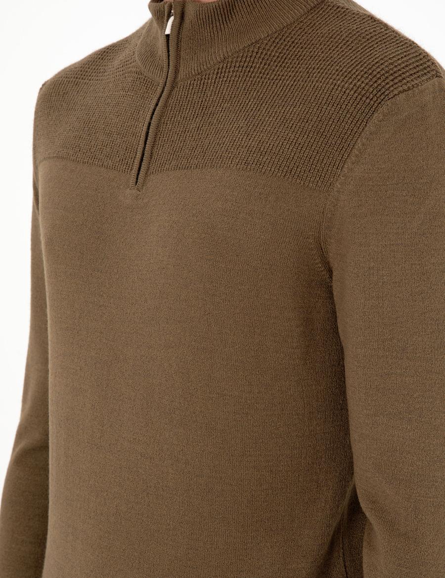 Koyu Haki Slim Fit Fermuarlı Dik Yaka Triko Kazak