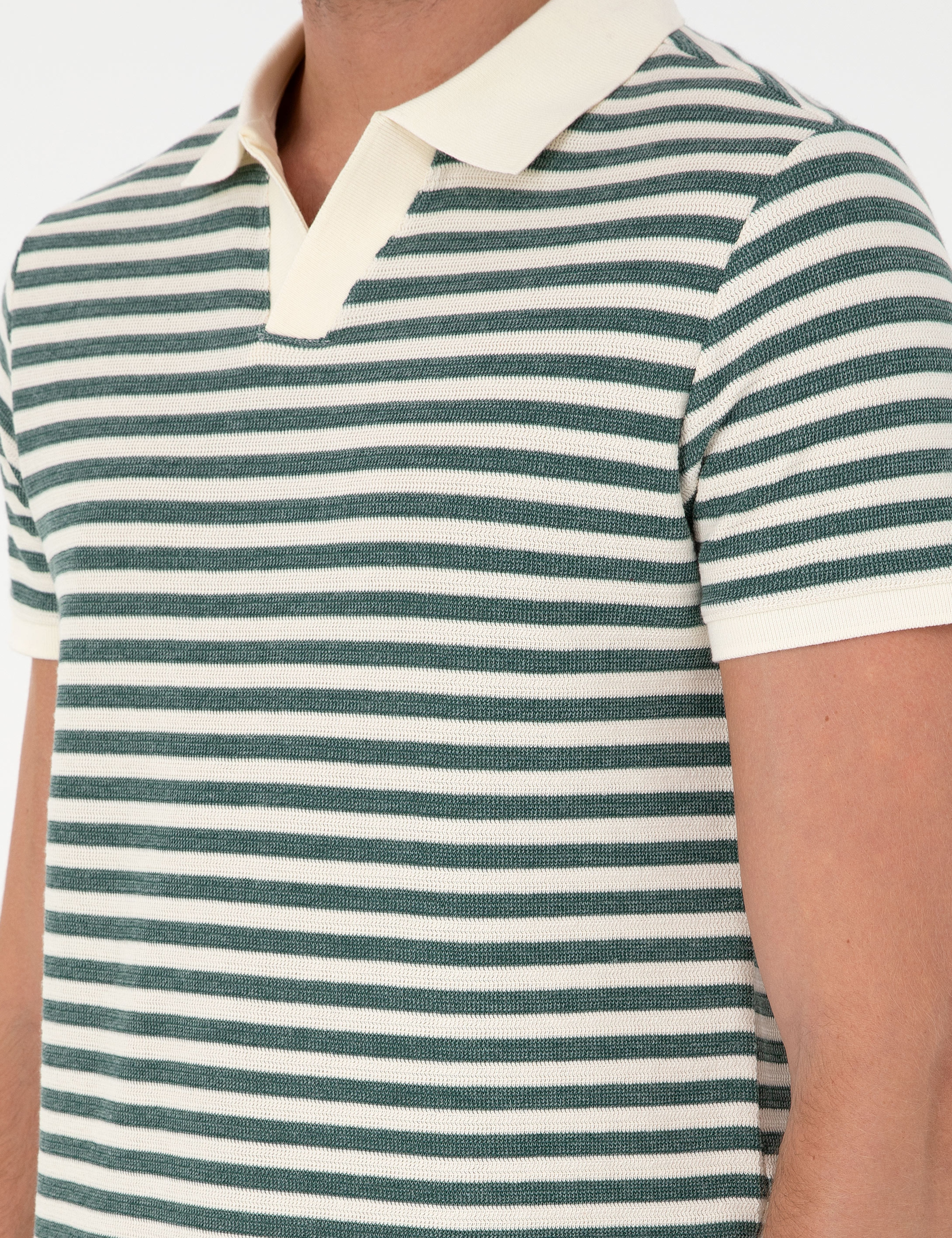 Yeşil Slim Fit Apaş Yaka Tişört - Image 7