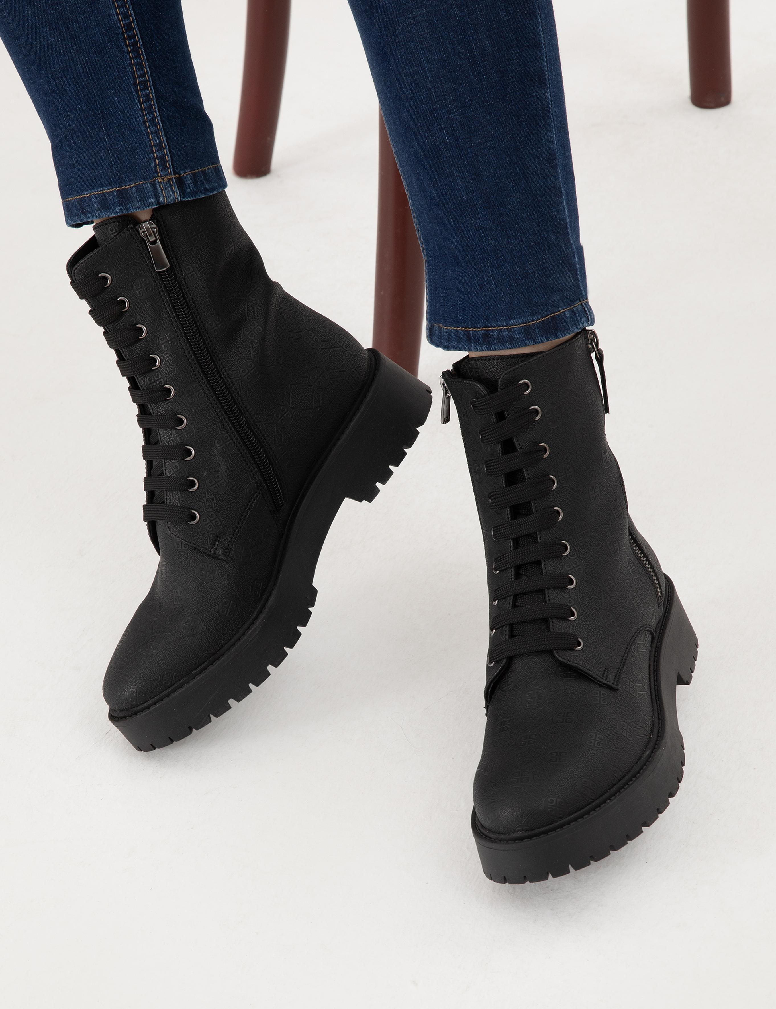 Siyah Bağcıklı Desenli Bot