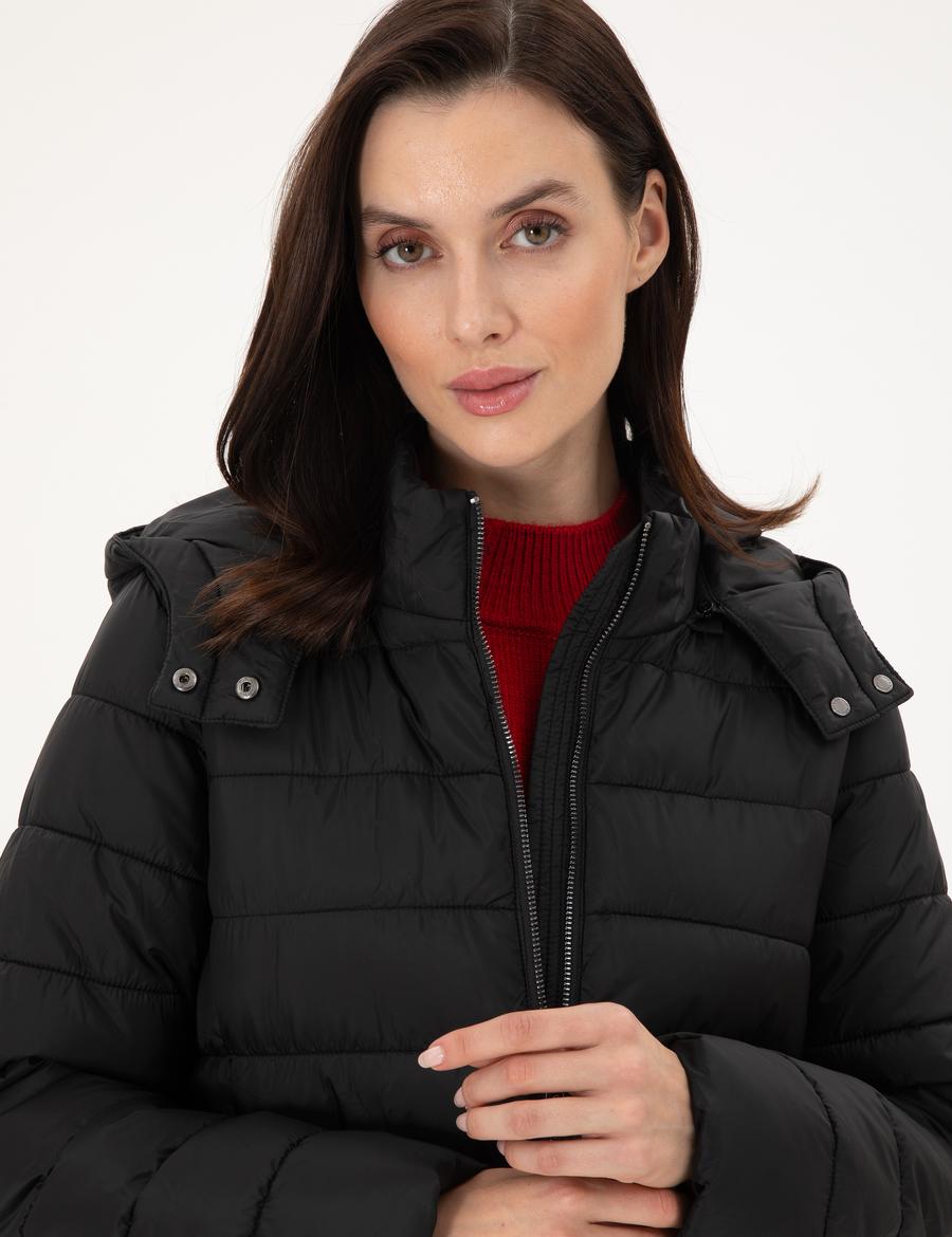 Siyah Kapüşonlu Kapitone Uzun Mont