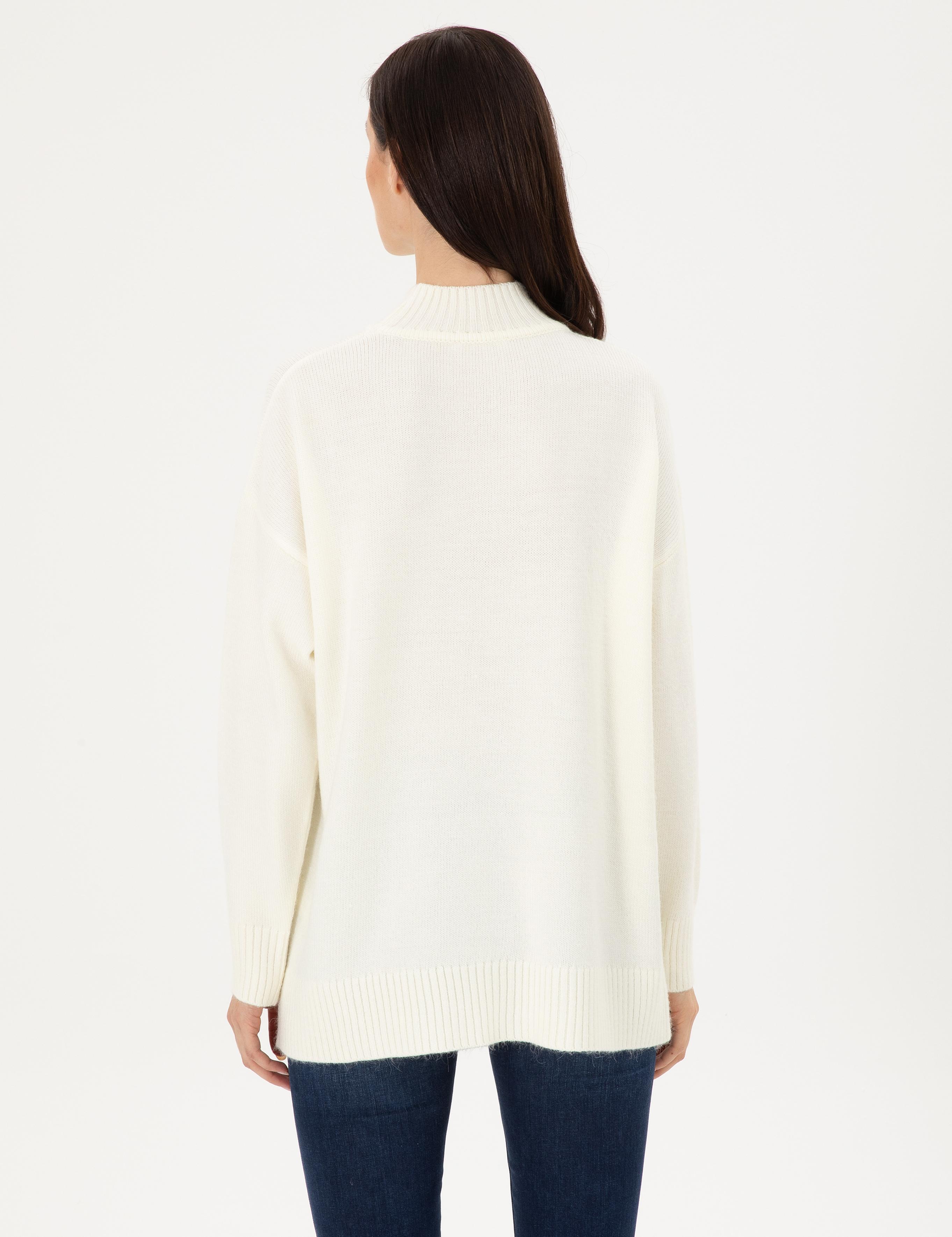 Ekru Oversize Yarım Balıkçı Kazak