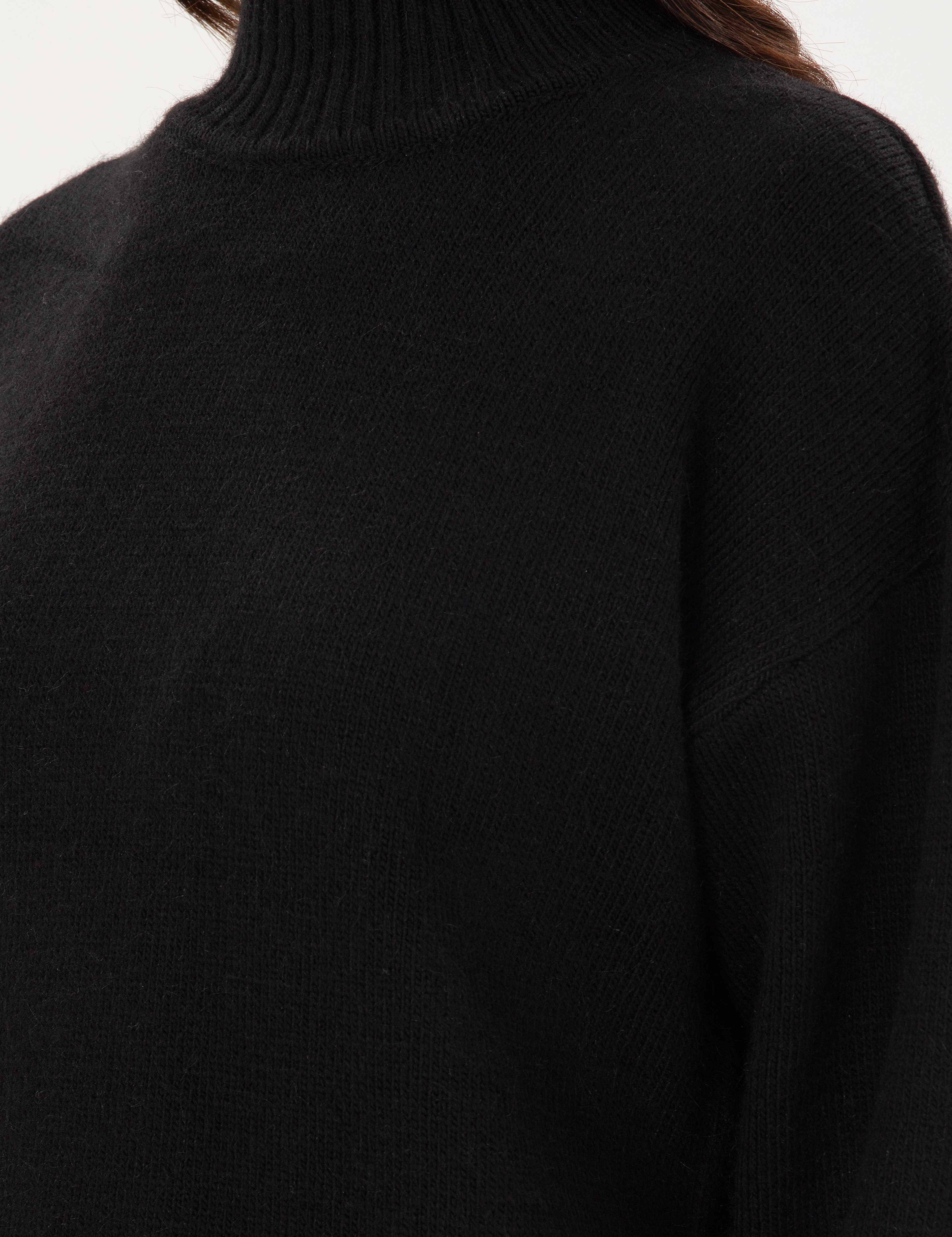 Siyah Oversize Yarım Balıkçı Kazak - Image 7
