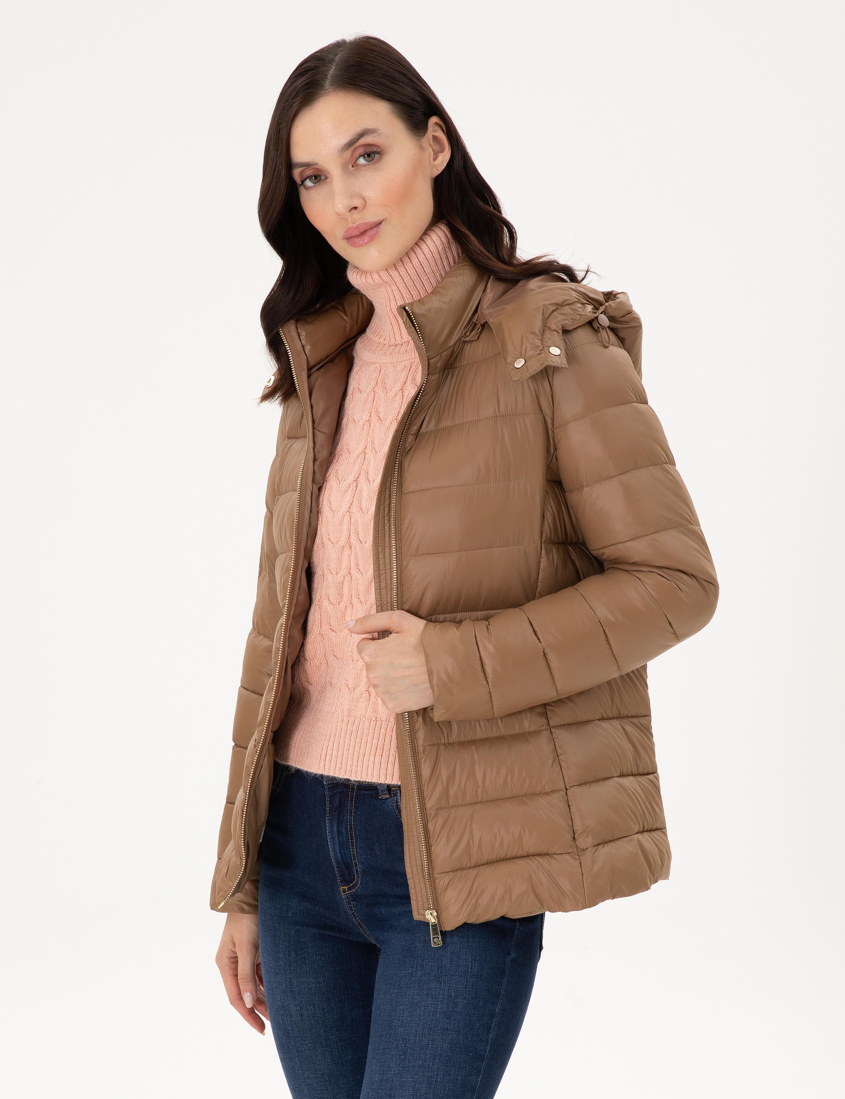 Kahverengi Kapüşonlu Kapitone Mont