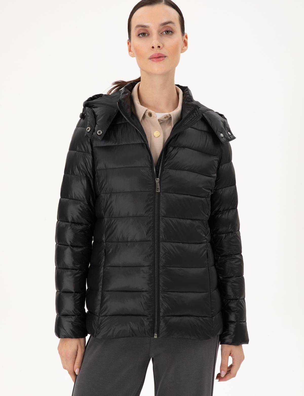 Siyah Kapüşonlu Kapitone Mont - 50297332002