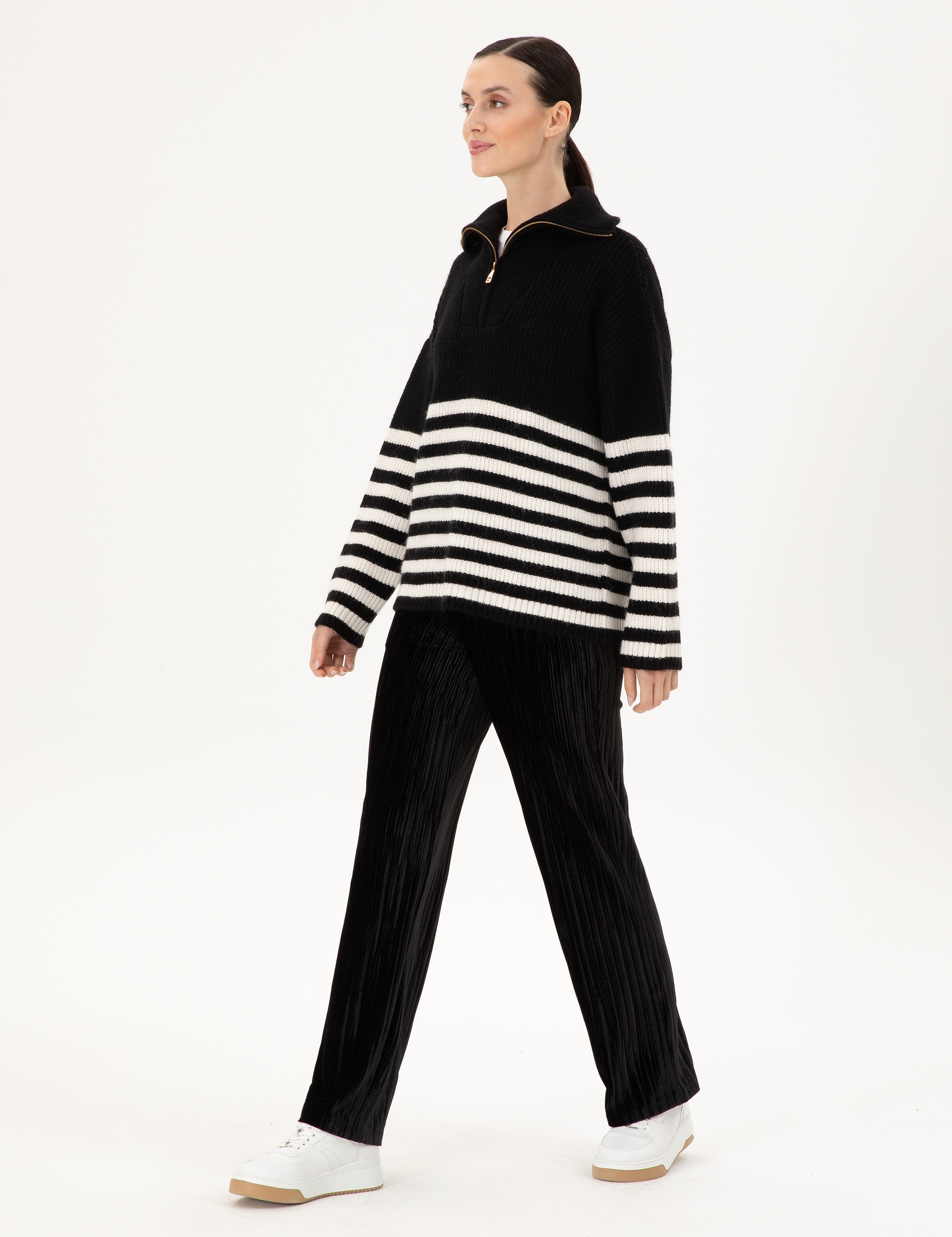 Siyah Loose Fit Eşofman Altı - Image 1