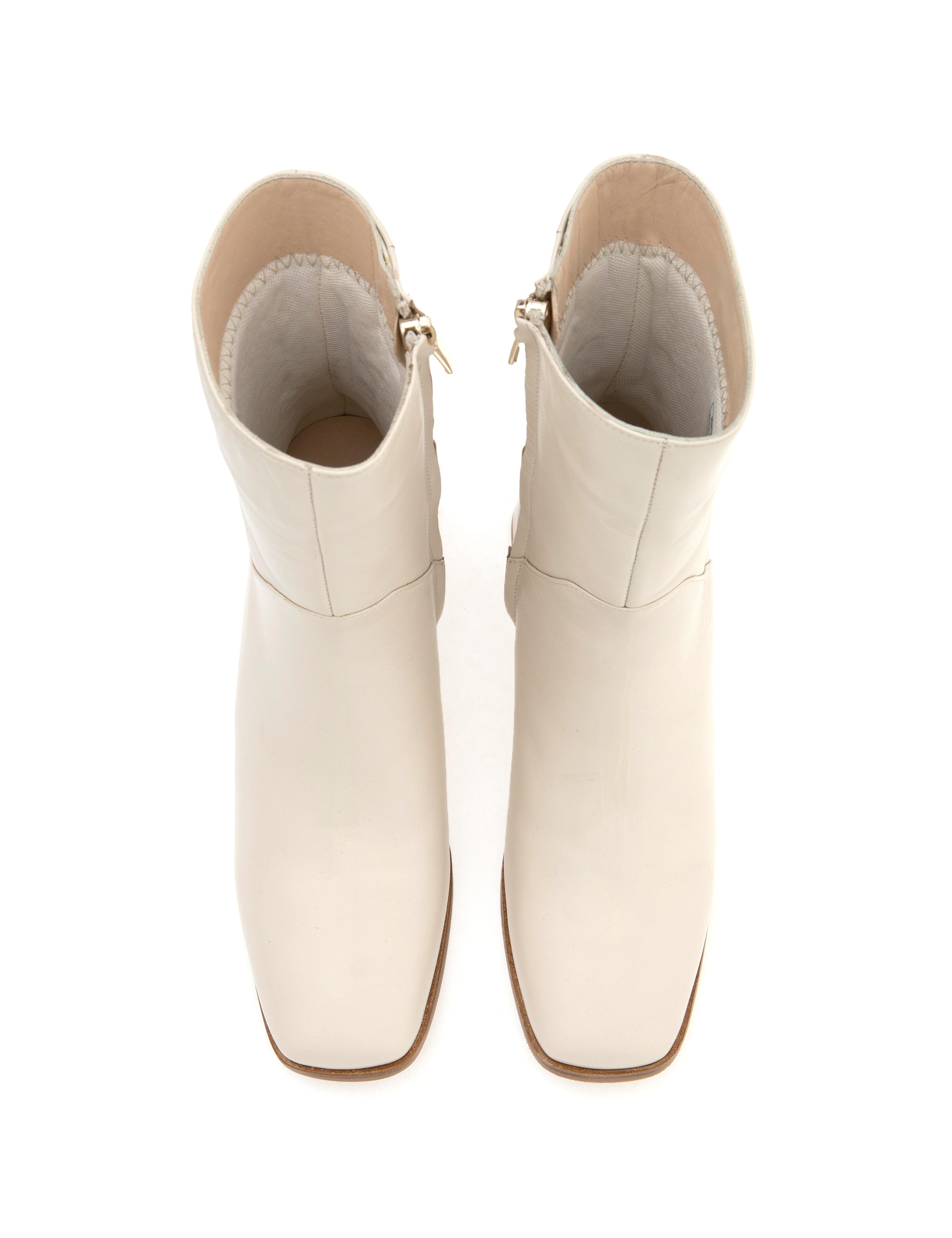 Beyaz Topuklu Çizme