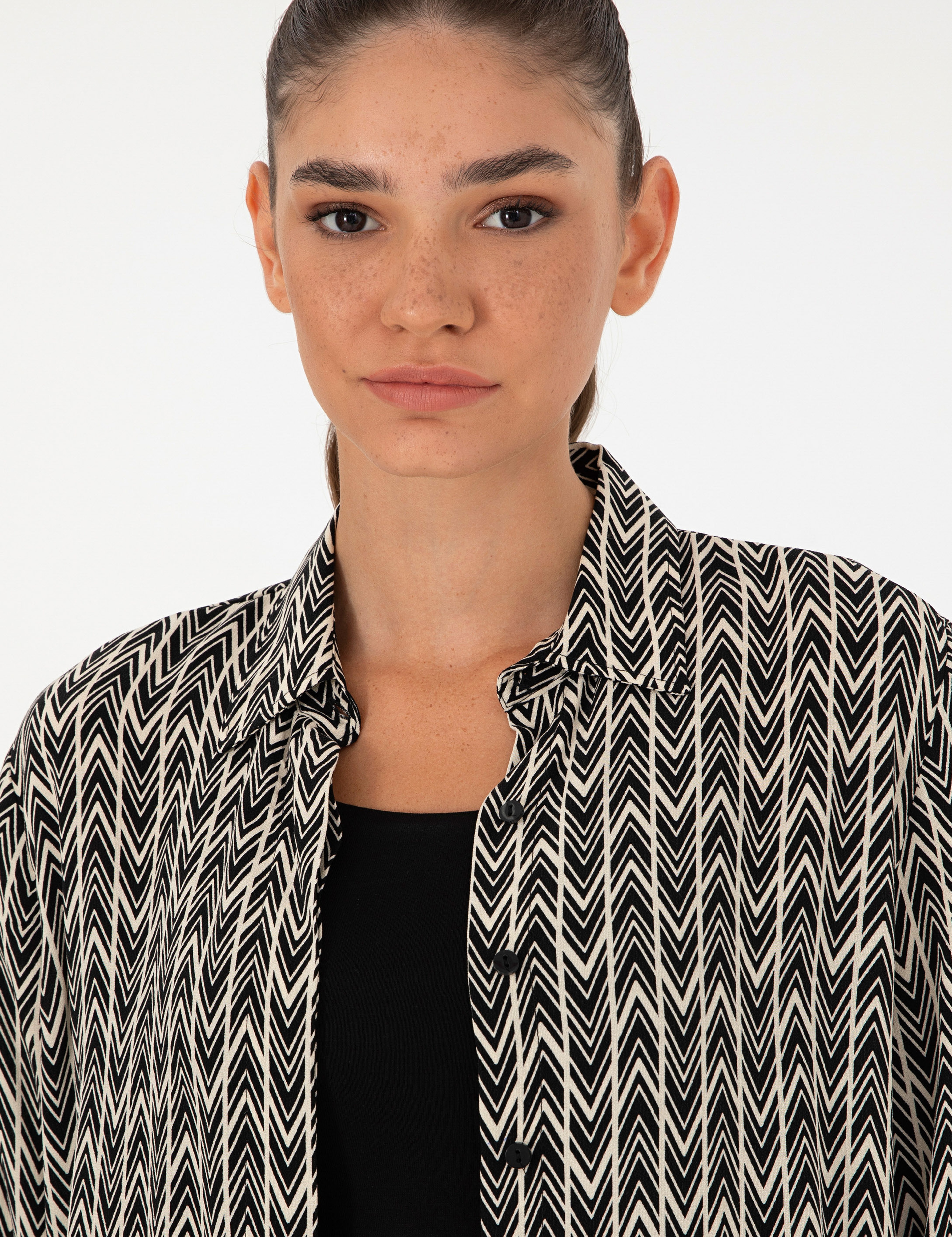 Siyah Comfort Fit Uzun Kollu Gömlek - Image 2