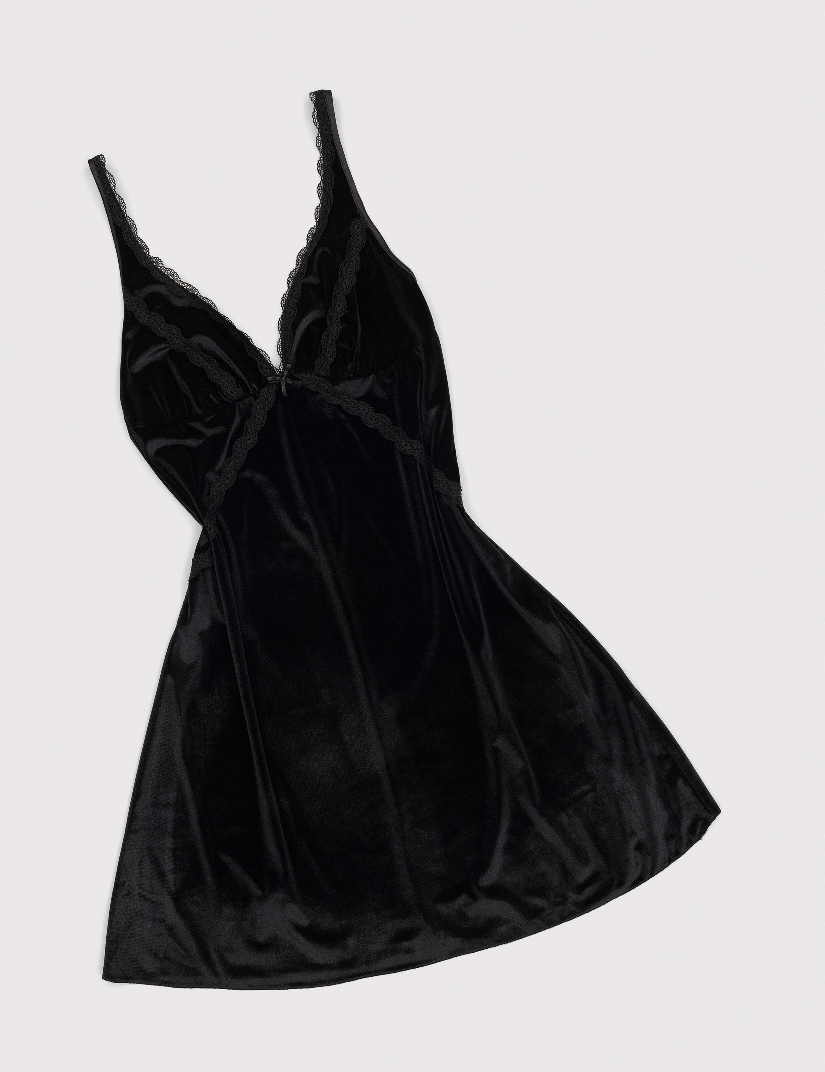 Siyah Kadife Gecelik