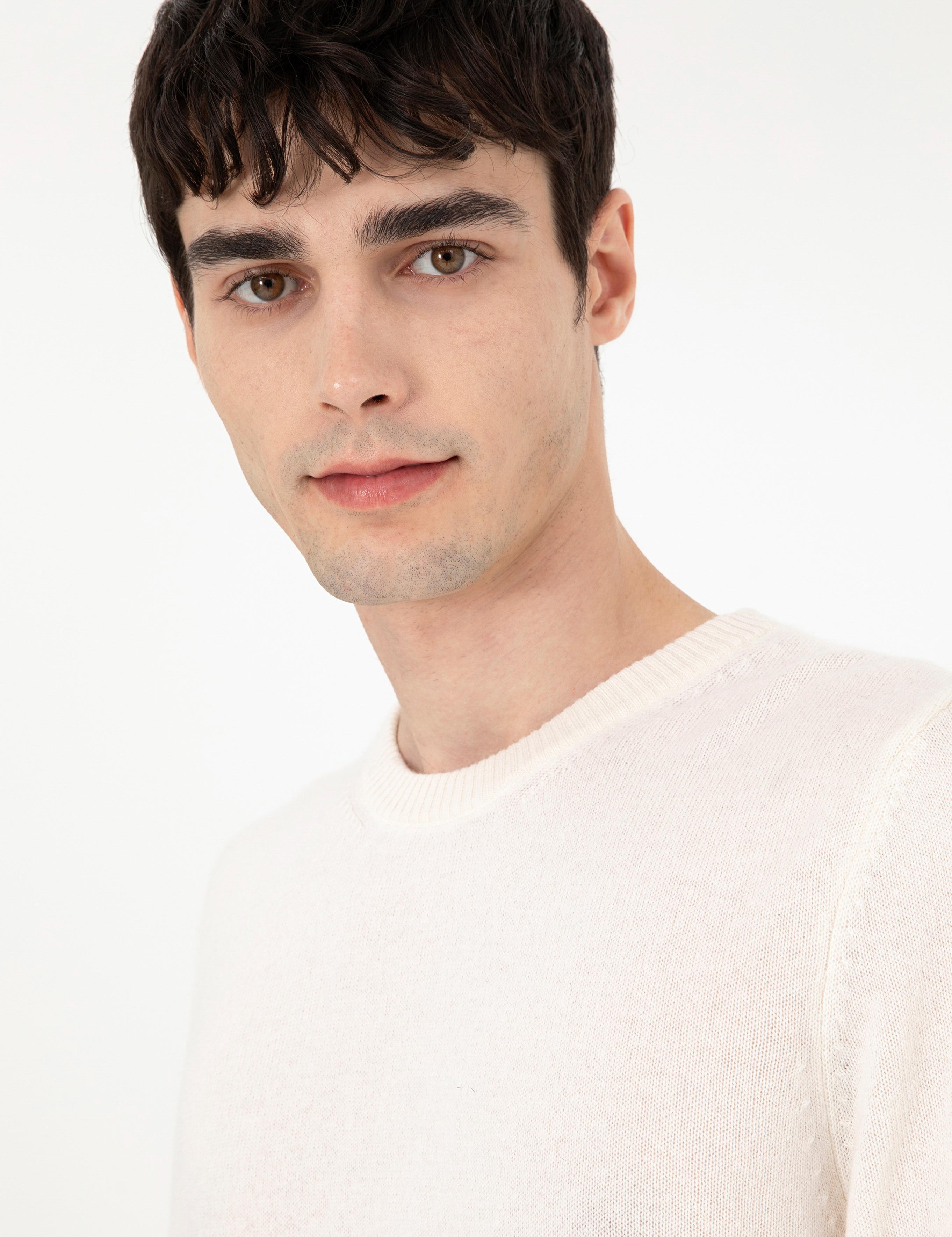 Ekru Slim Fit Bisiklet Yaka Kaşmir Triko Kazak