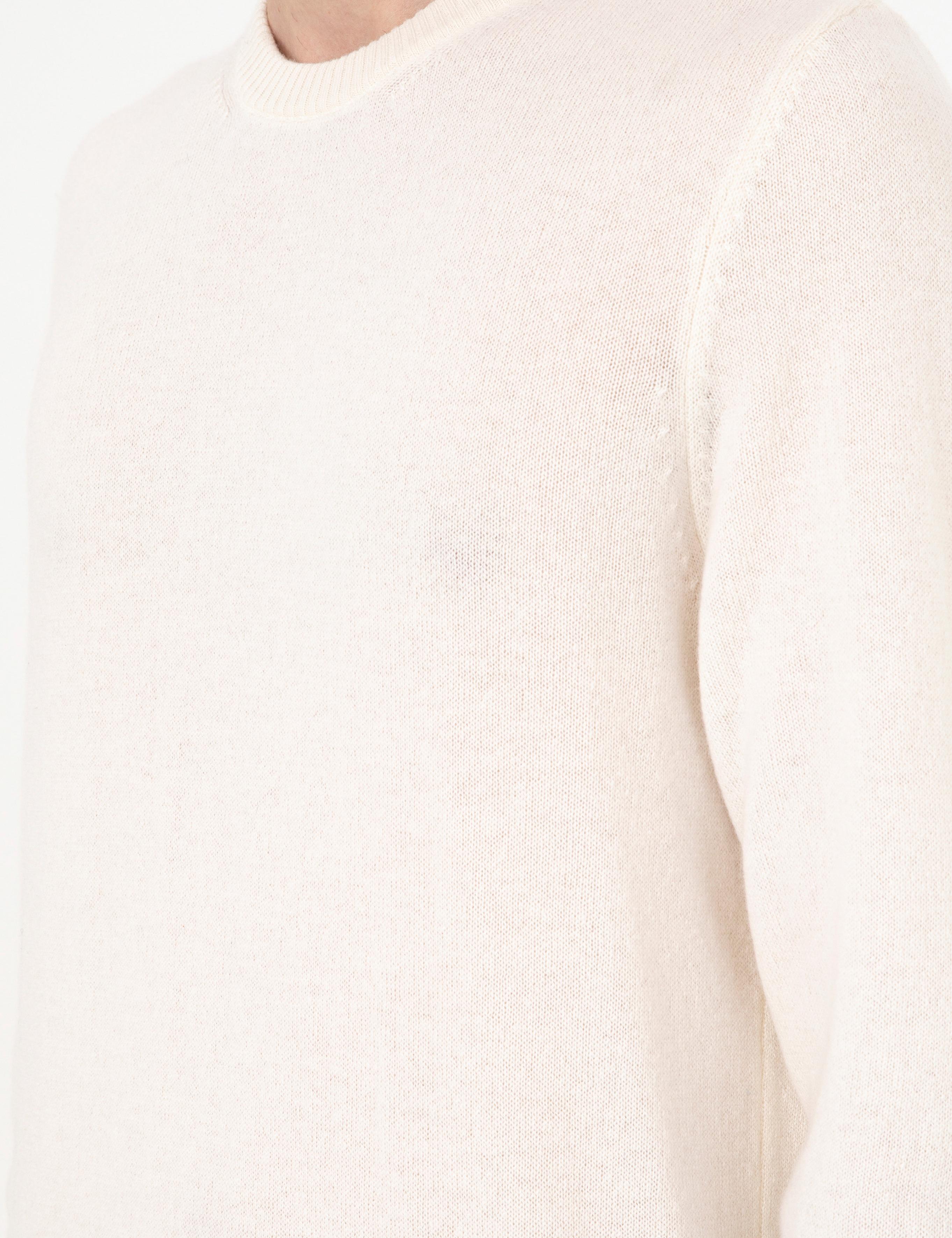 Ekru Slim Fit Bisiklet Yaka Kaşmir Triko Kazak