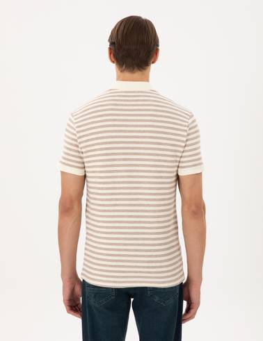 Taş Slim Fit Apaş Yaka Tişört