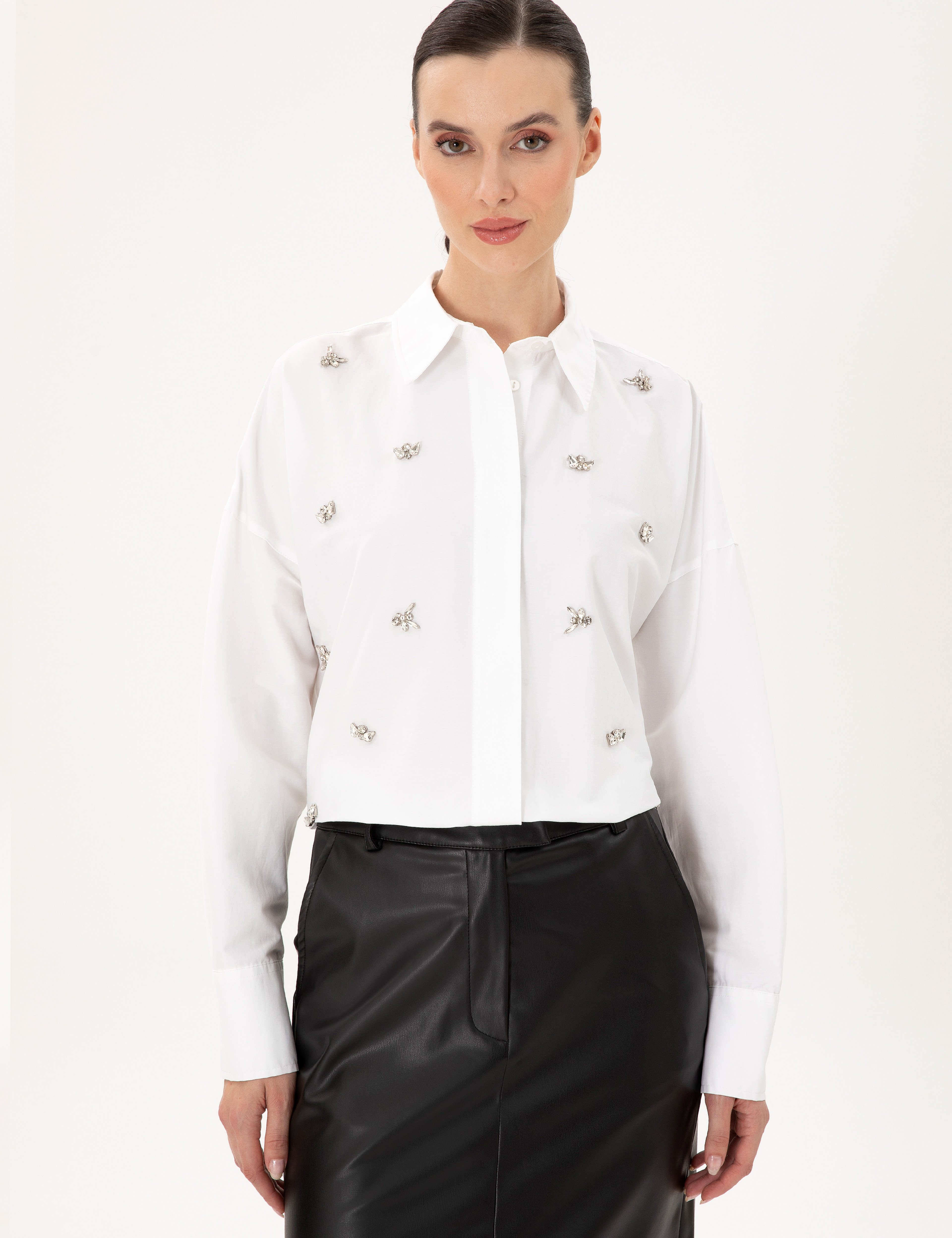Beyaz Oversize Uzun Kollu Gömlek - Image 3
