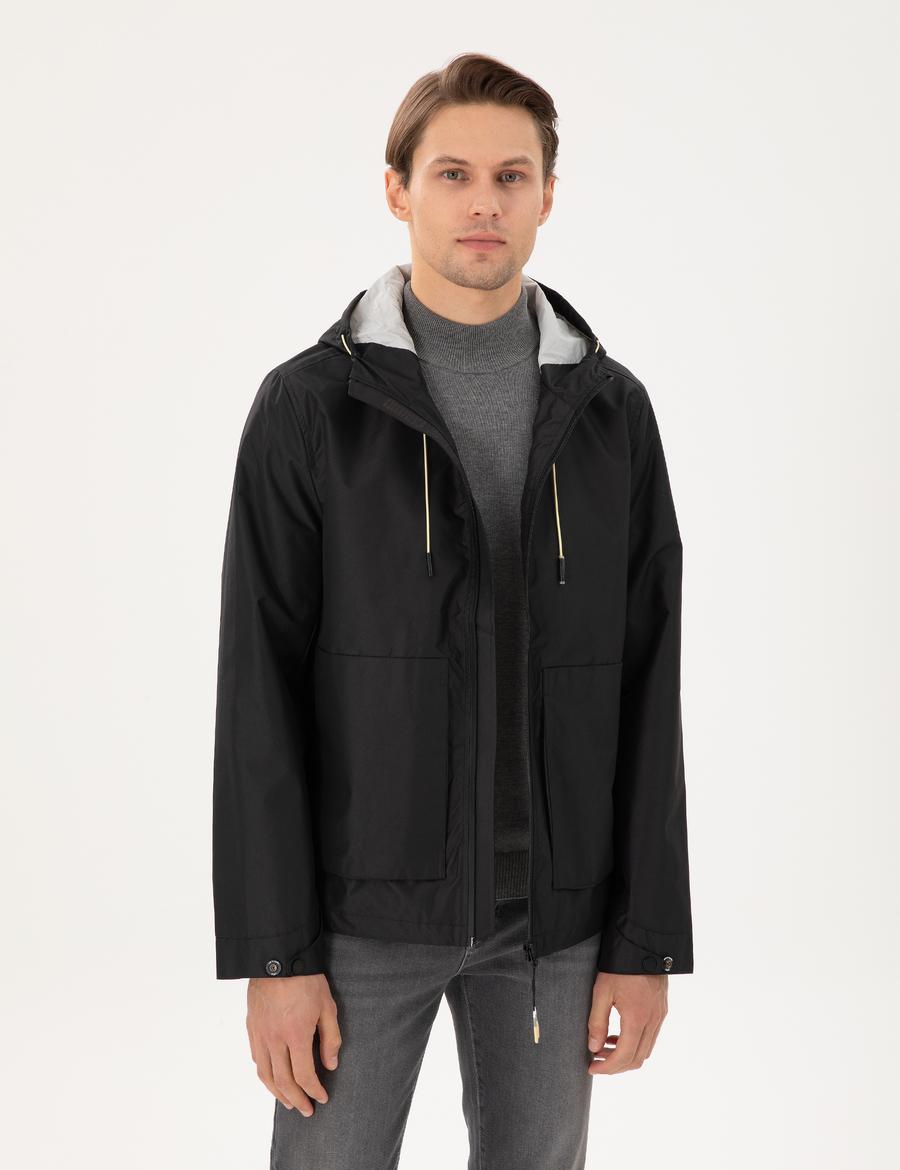 Siyah Kapüşonlu Mont