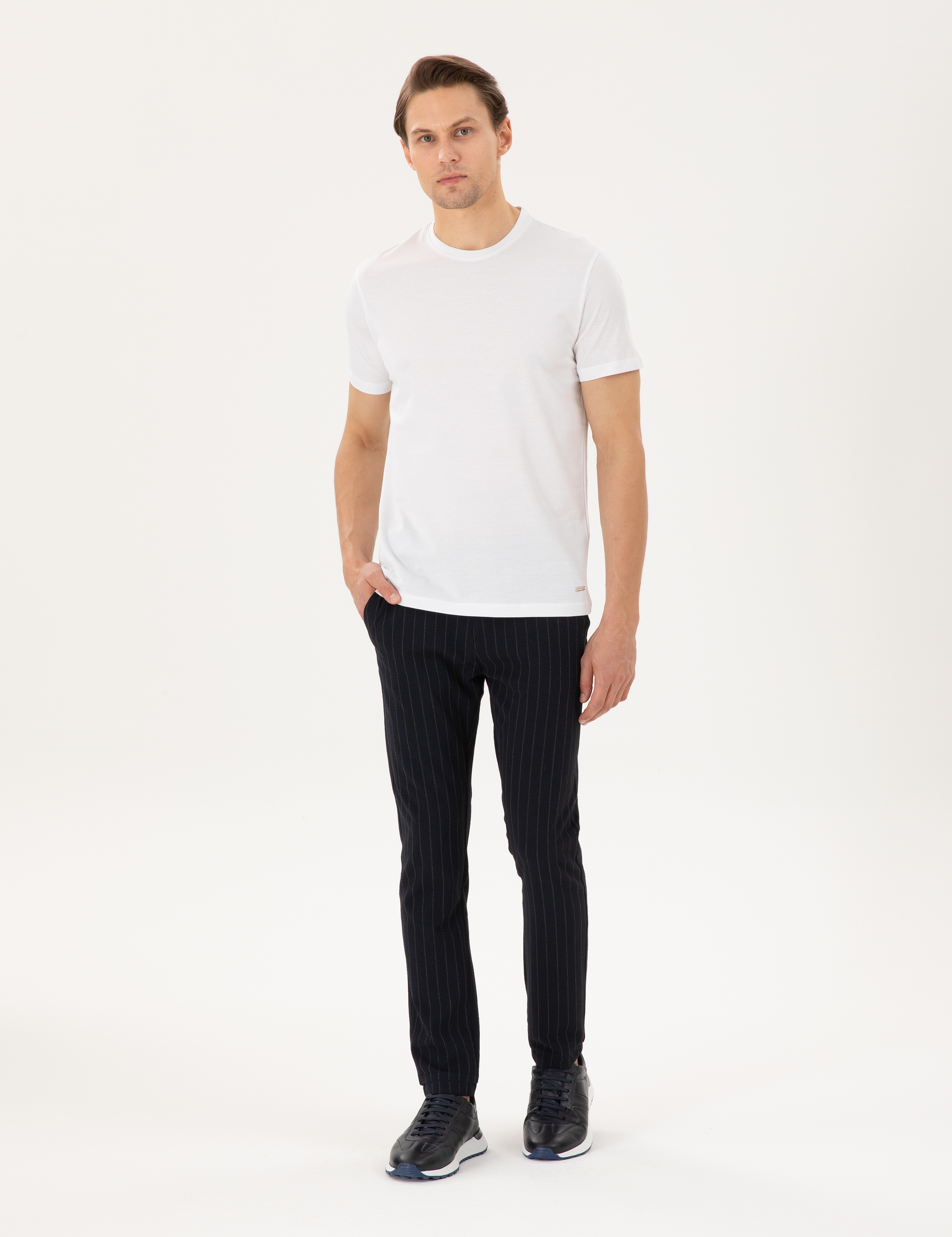 Beyaz Slim Fit Tişört