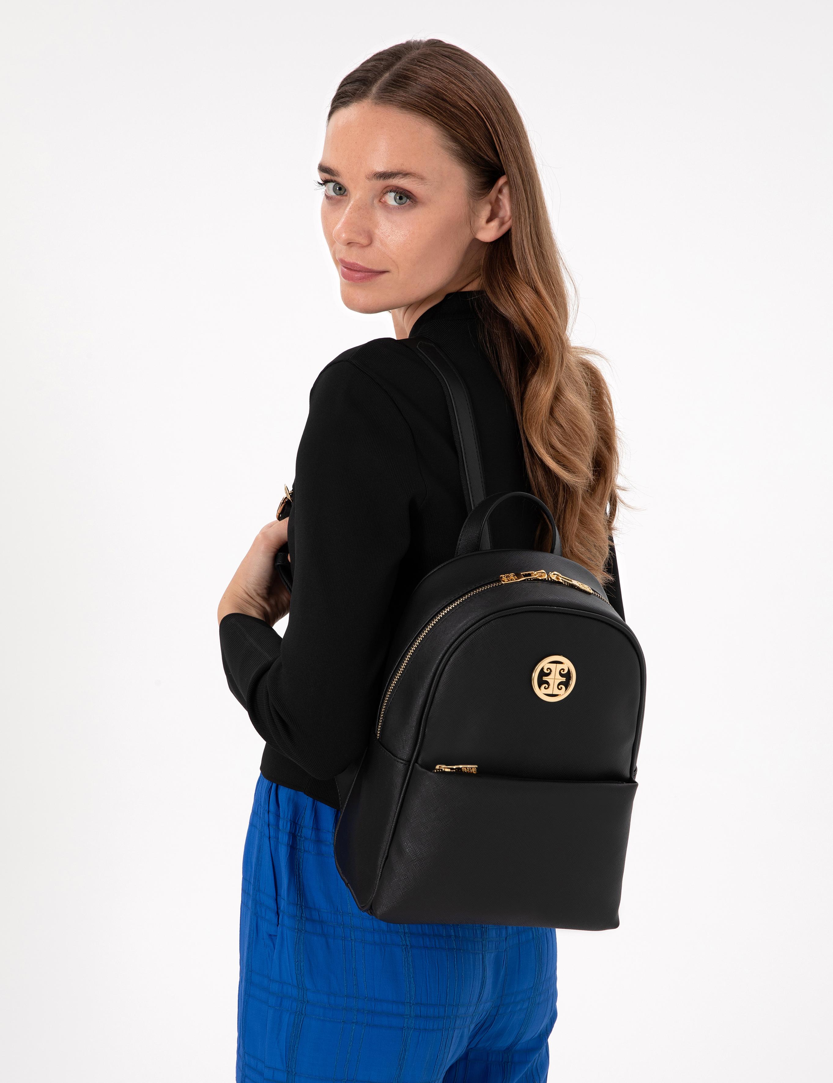 Siyah Sırt Çantası