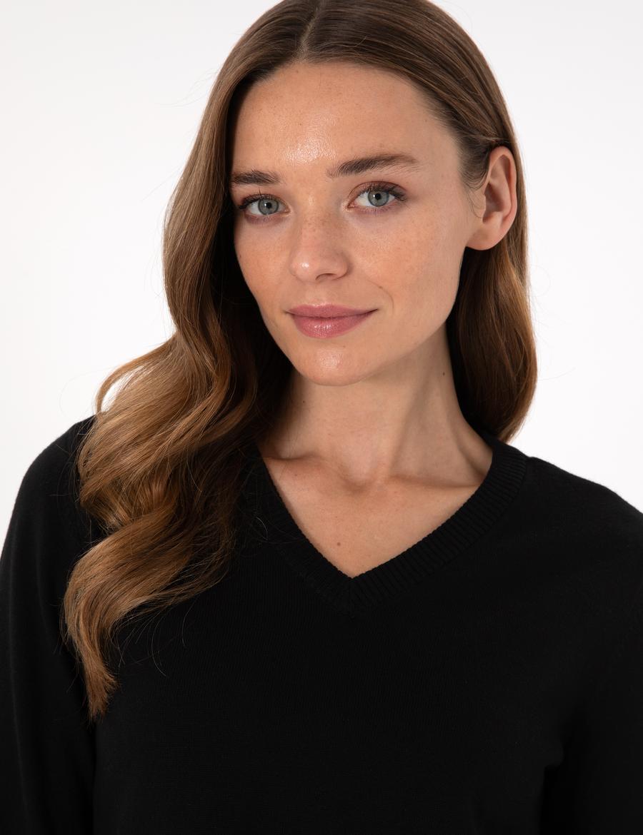 Siyah Slim Fit V Yaka Basic Kazak