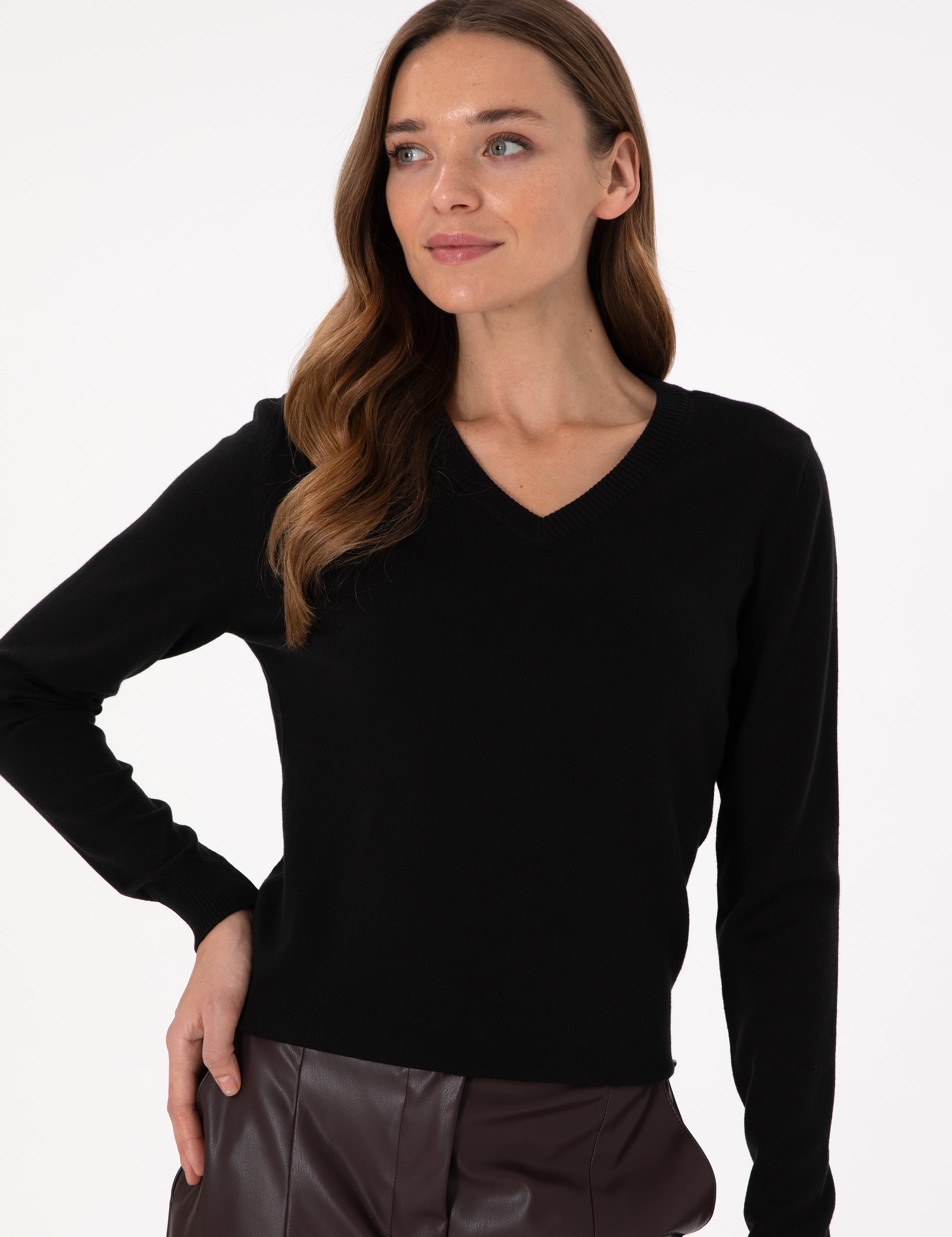Siyah Slim Fit V Yaka Basic Kazak