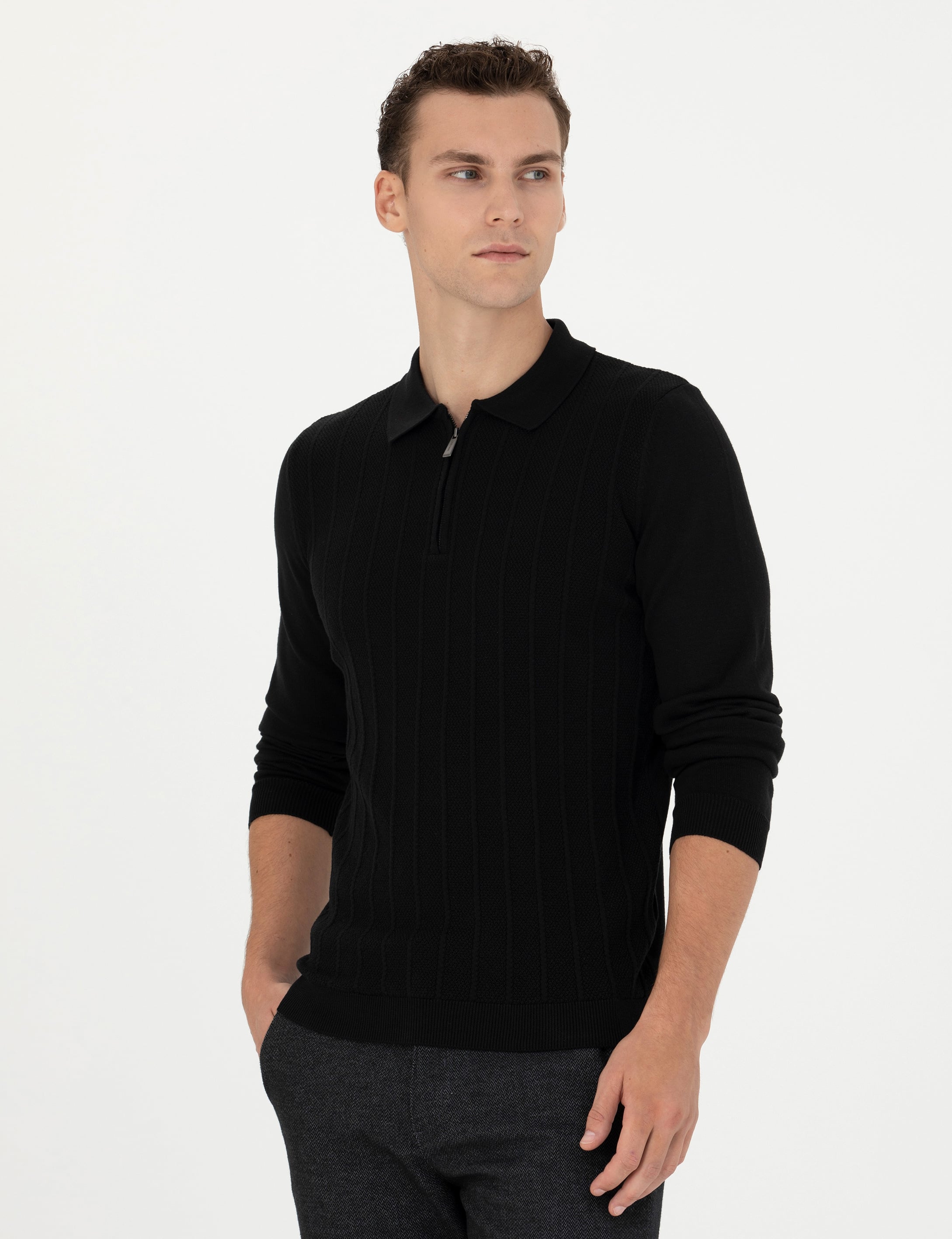 Siyah Slim Fit Fermuarlı Polo Yaka Triko Kazak