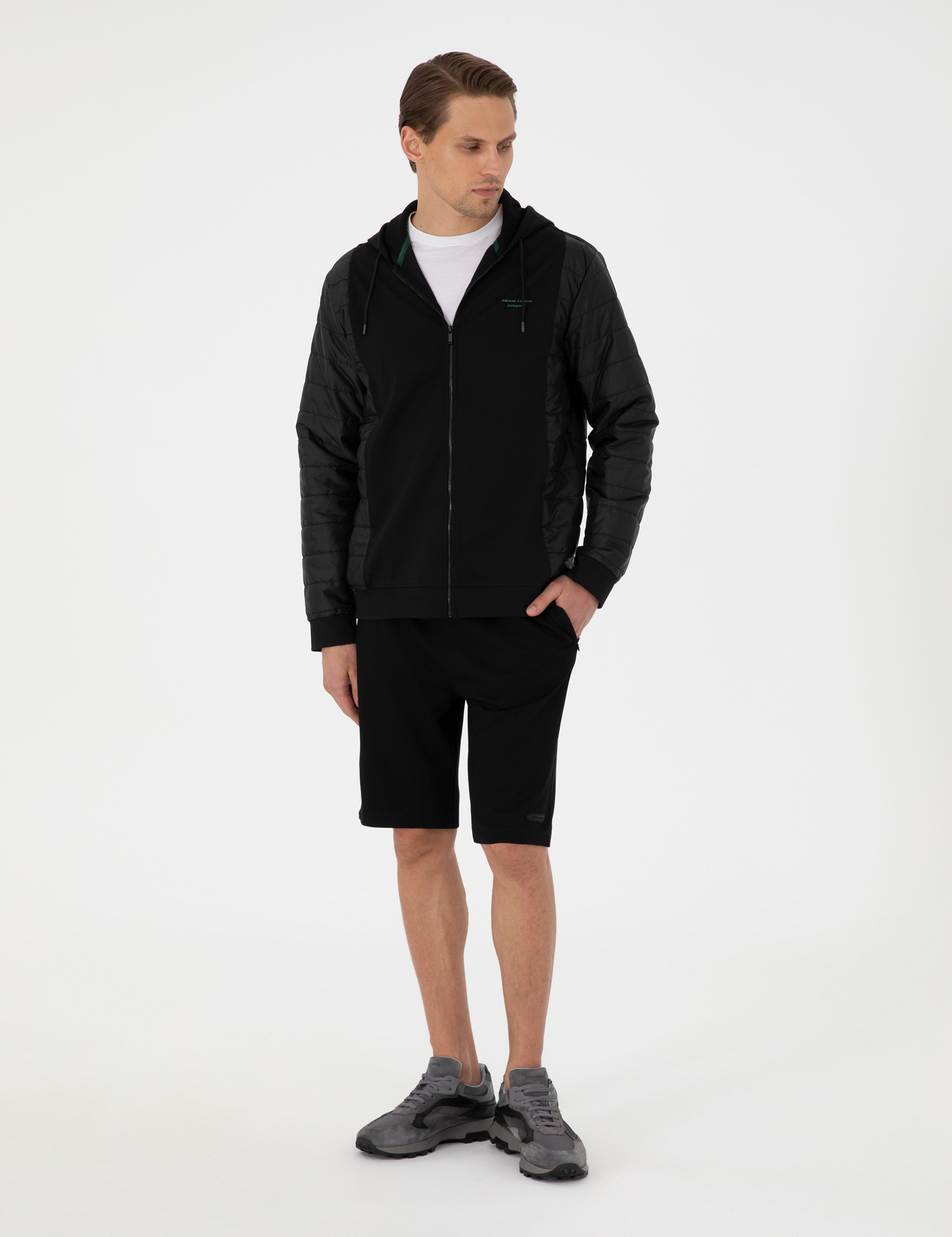 Siyah Comfort Fit Örme Şort - Image 1