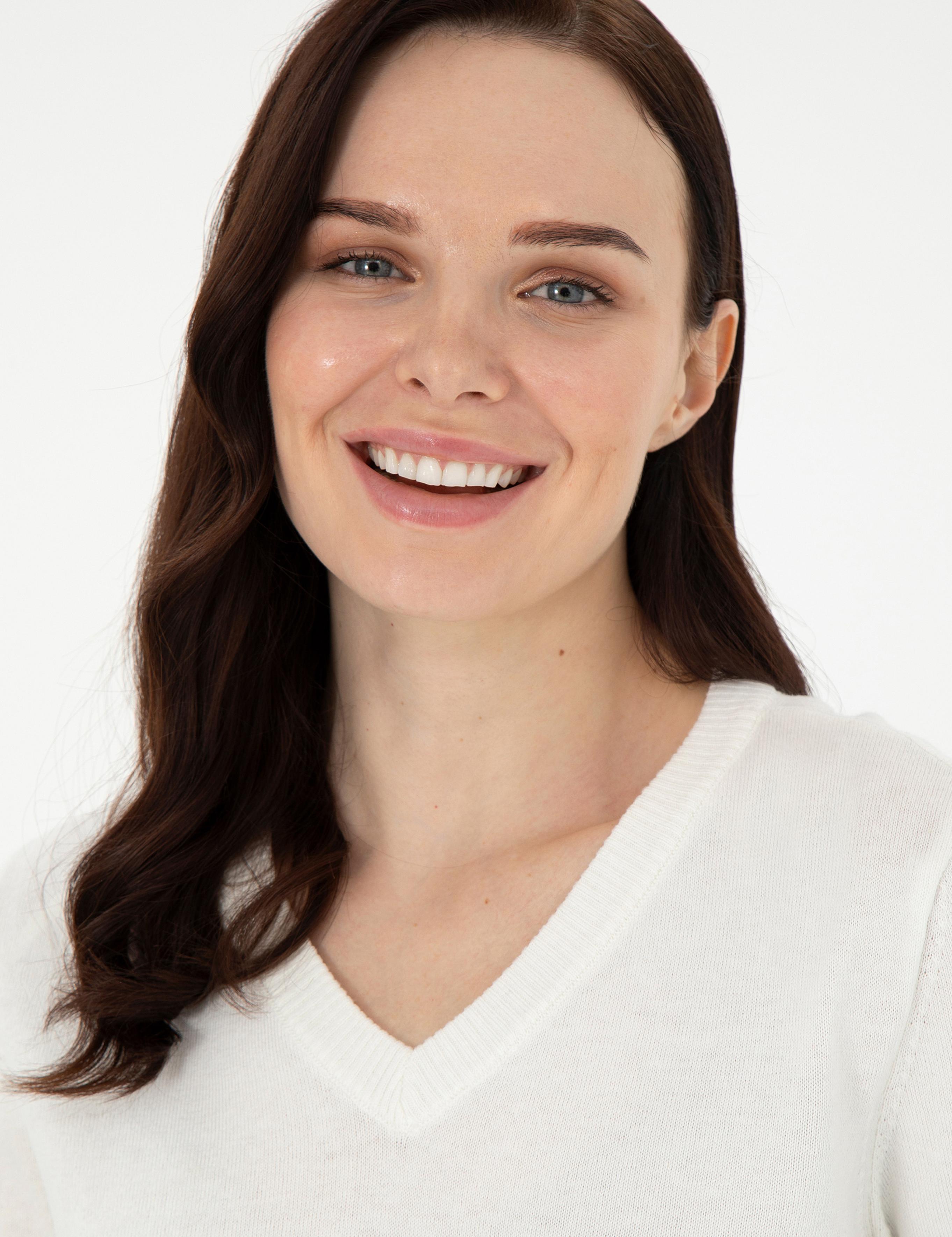 Ekru Slim Fit V Yaka Basic Kazak