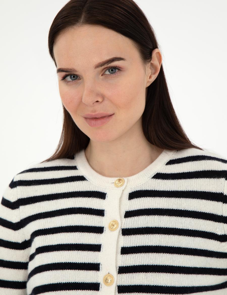 Ekru Crop Top Triko Hırka