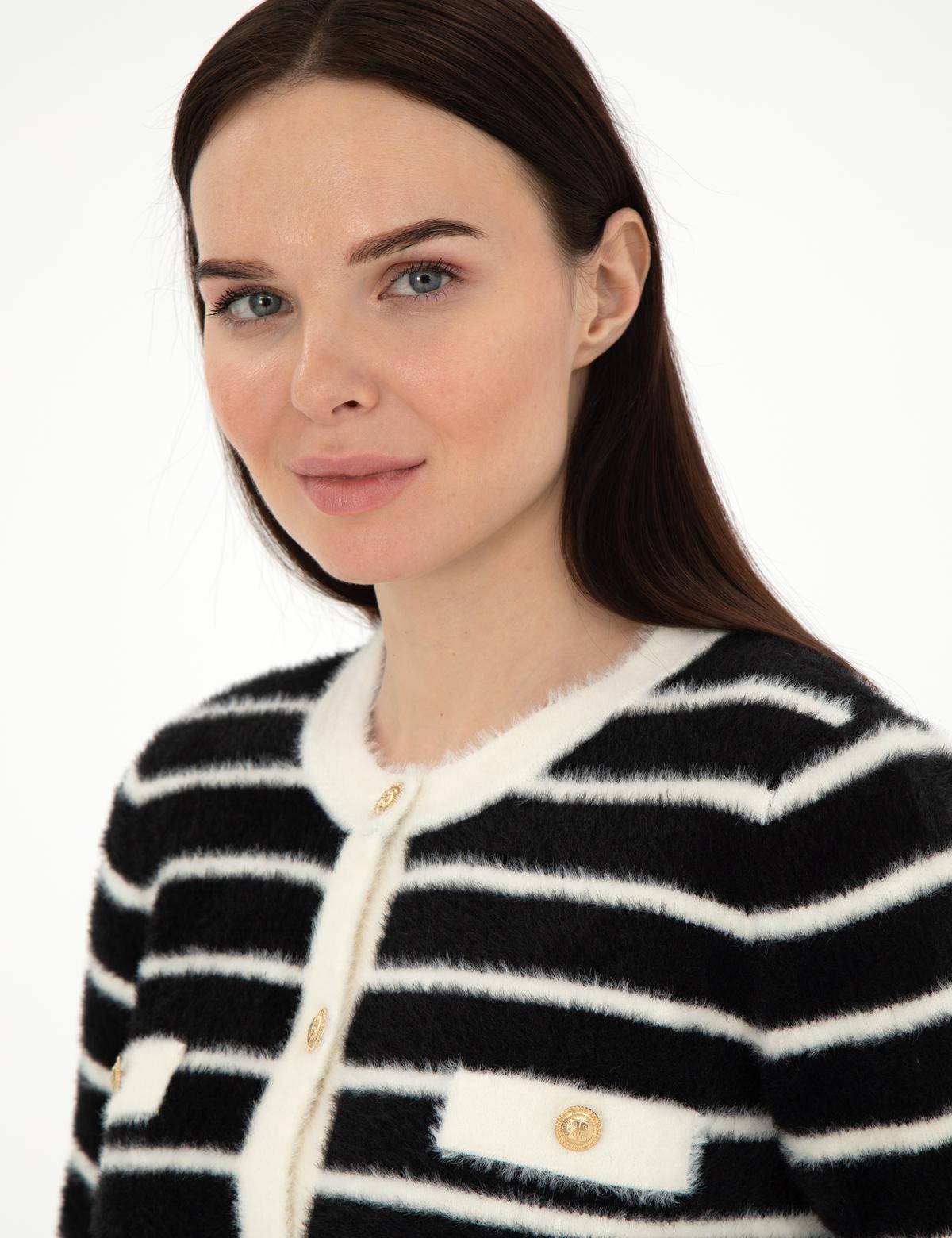 Siyah Crop Top Triko Hırka - 50296328010