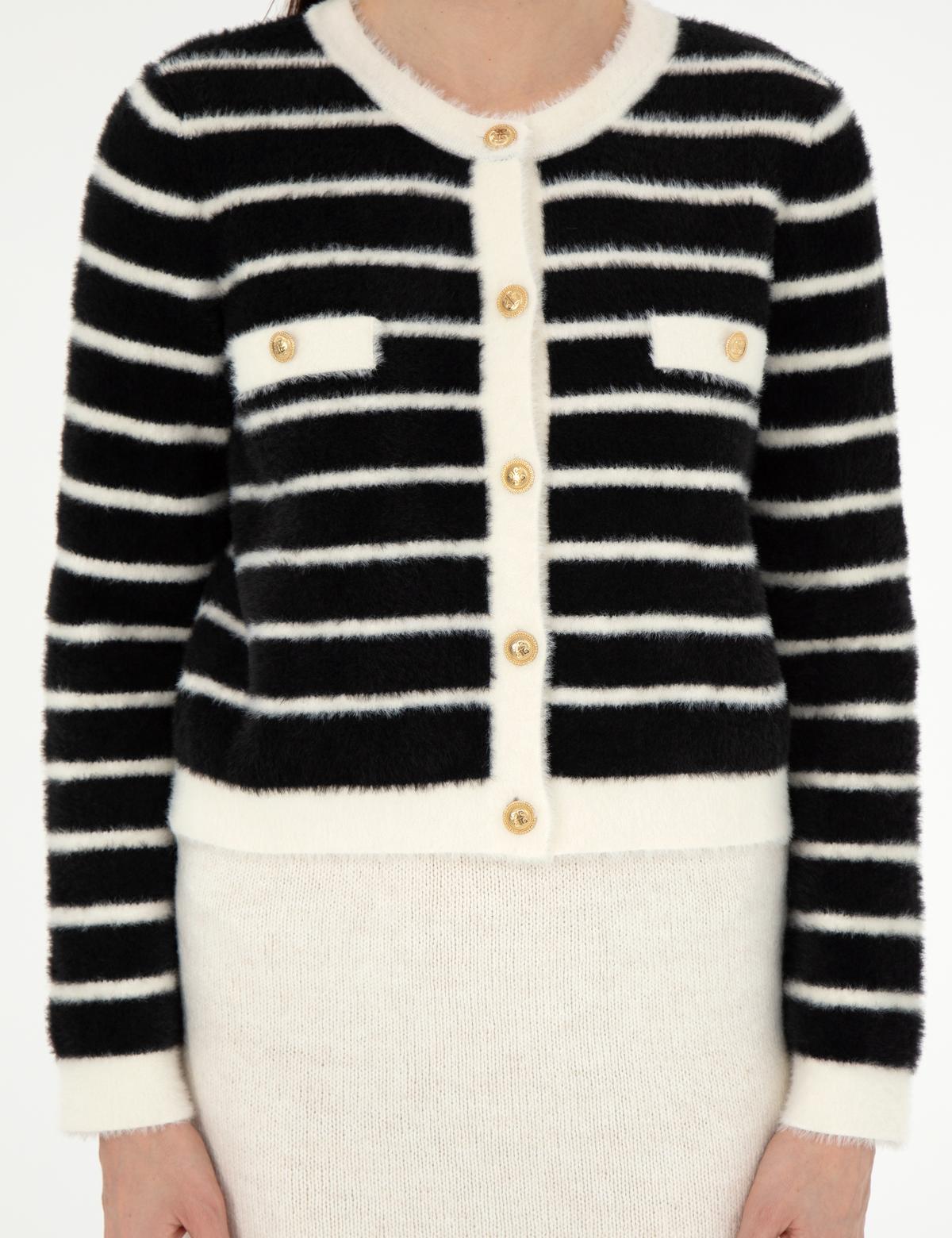 Siyah Crop Top Triko Hırka - 50296328010