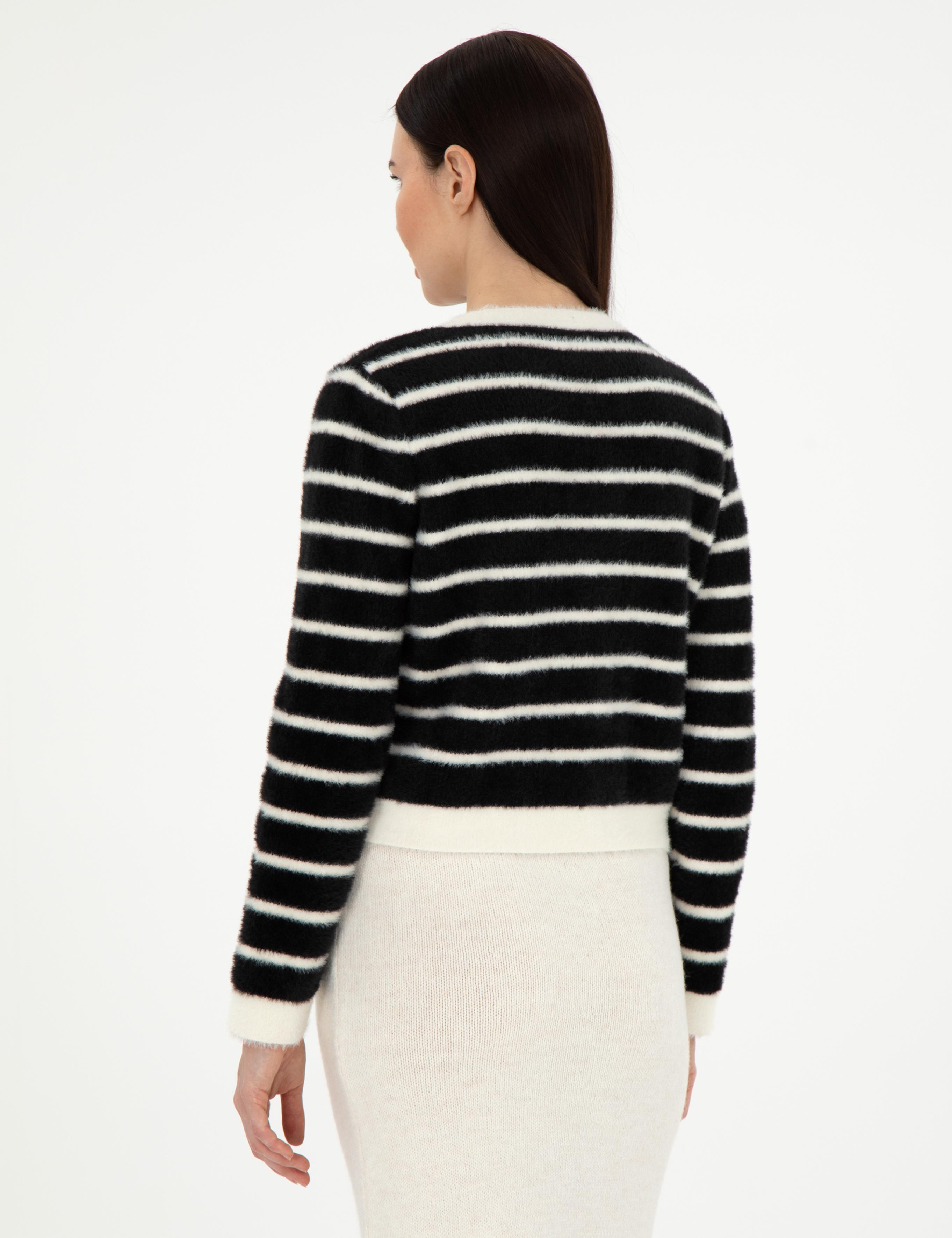 Siyah Crop Top Triko Hırka