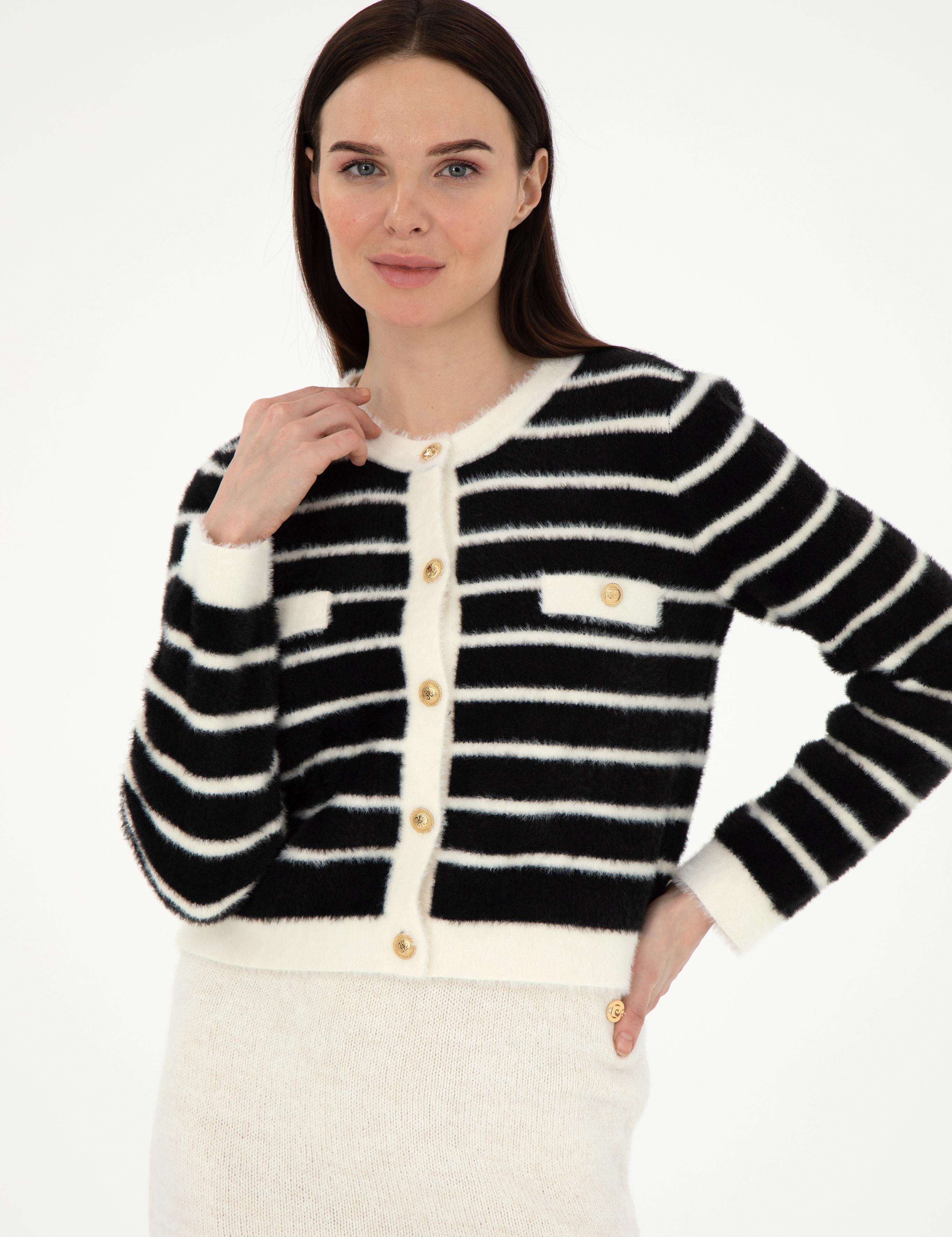 Siyah Crop Top Triko Hırka