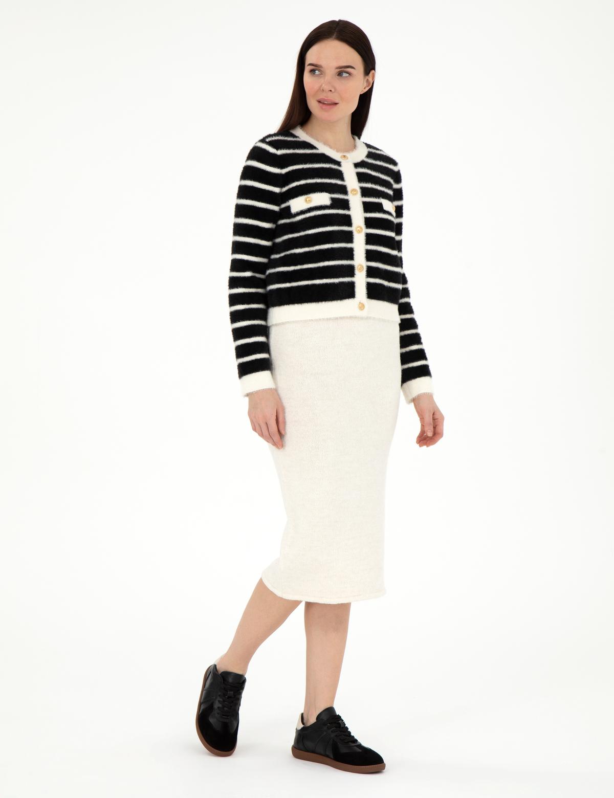 Siyah Crop Top Triko Hırka - 50296328010