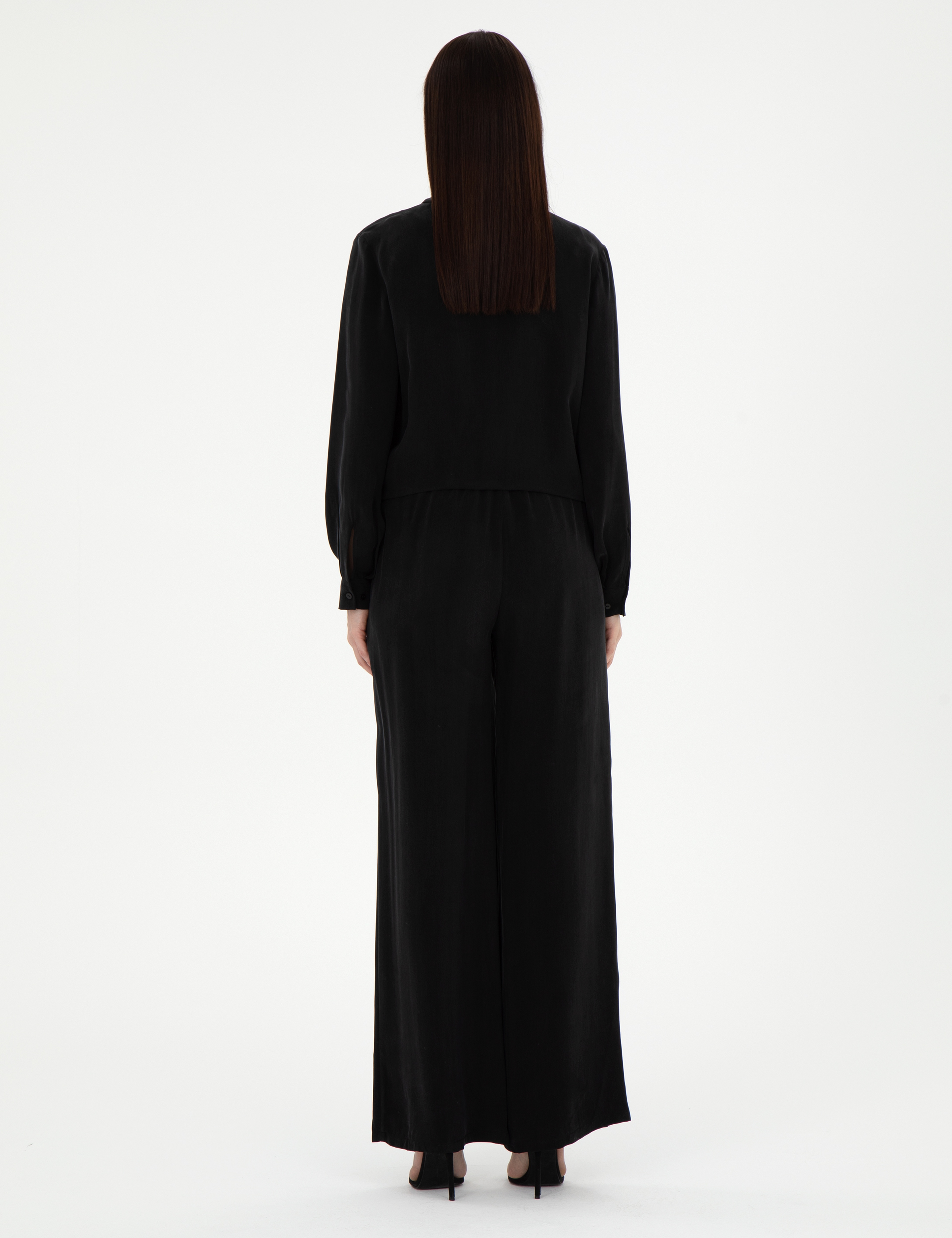 Siyah Kupro Kumaş Loose Fit Pantolon - Image 4