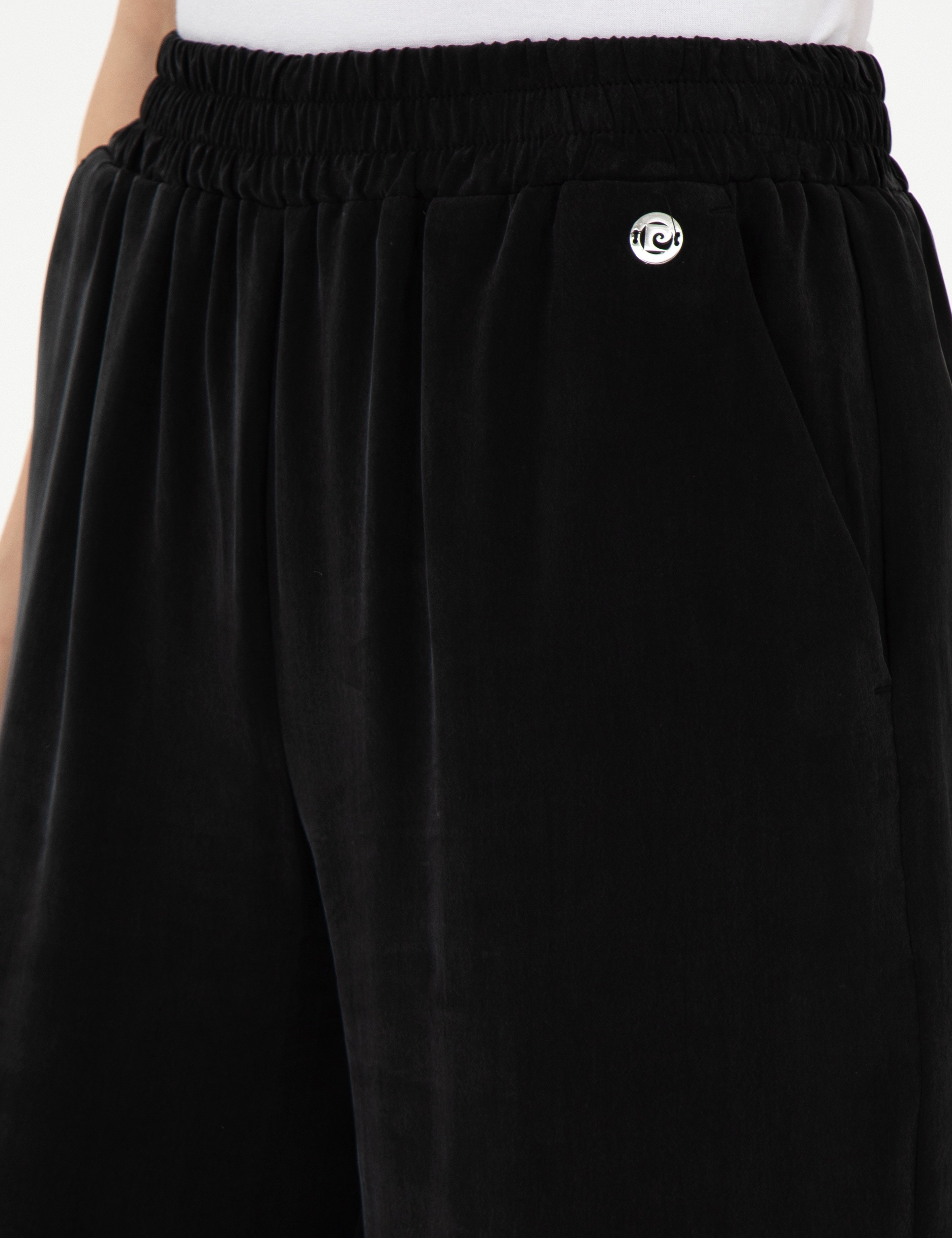 Siyah Kupro Kumaş Loose Fit Pantolon