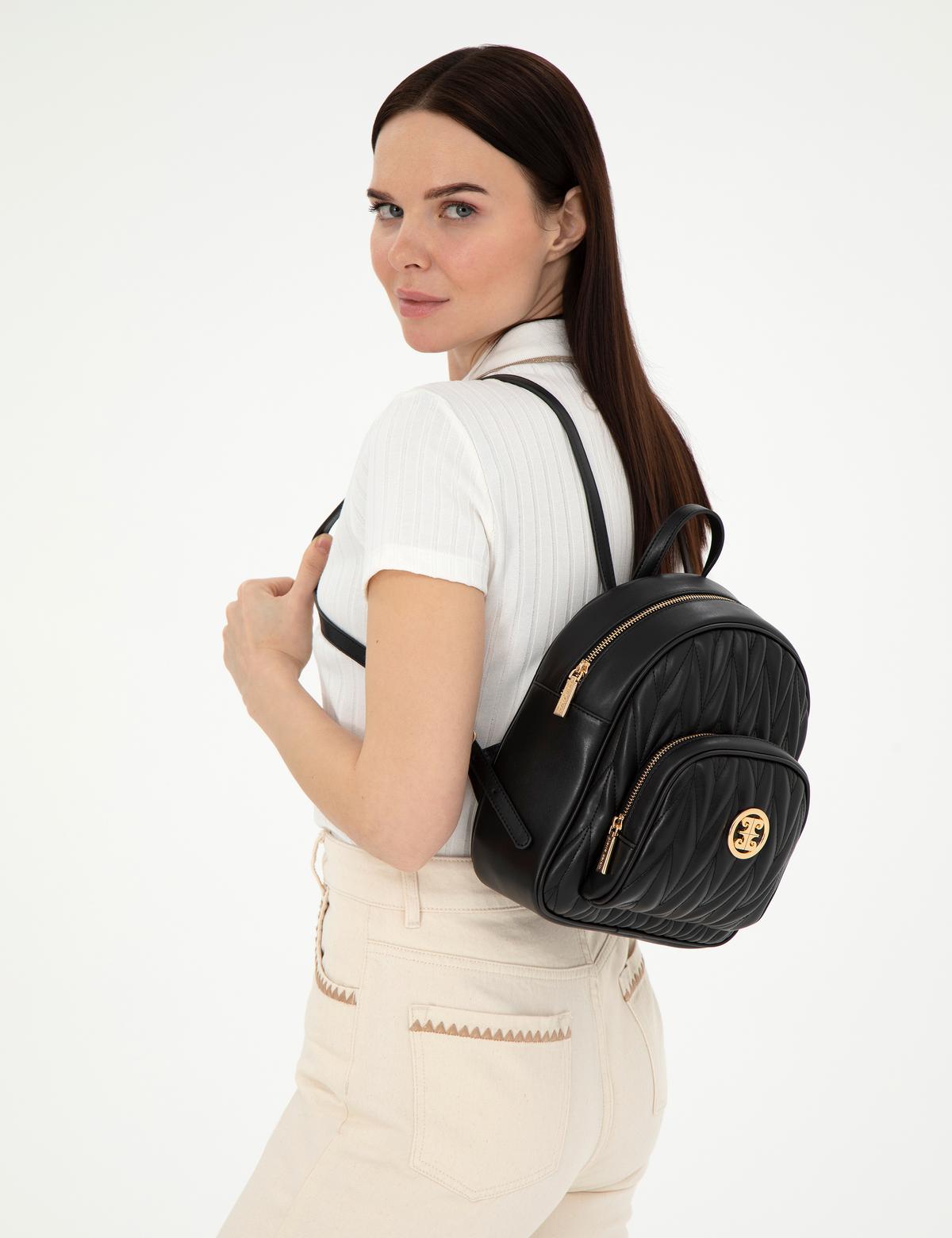 Siyah Sırt Çantası