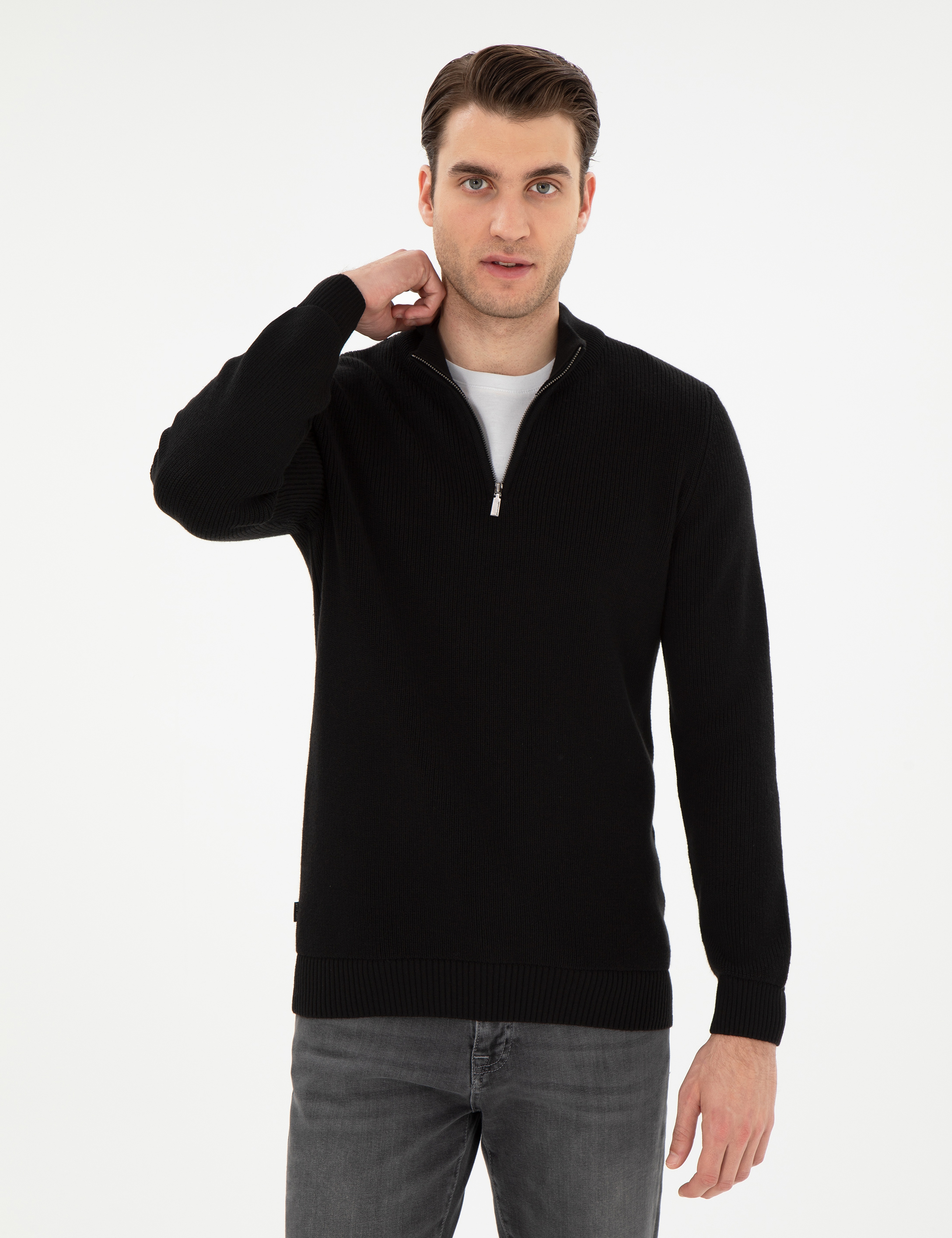 Siyah Slim Fit Fermuarlı Dik Yaka Triko Kazak