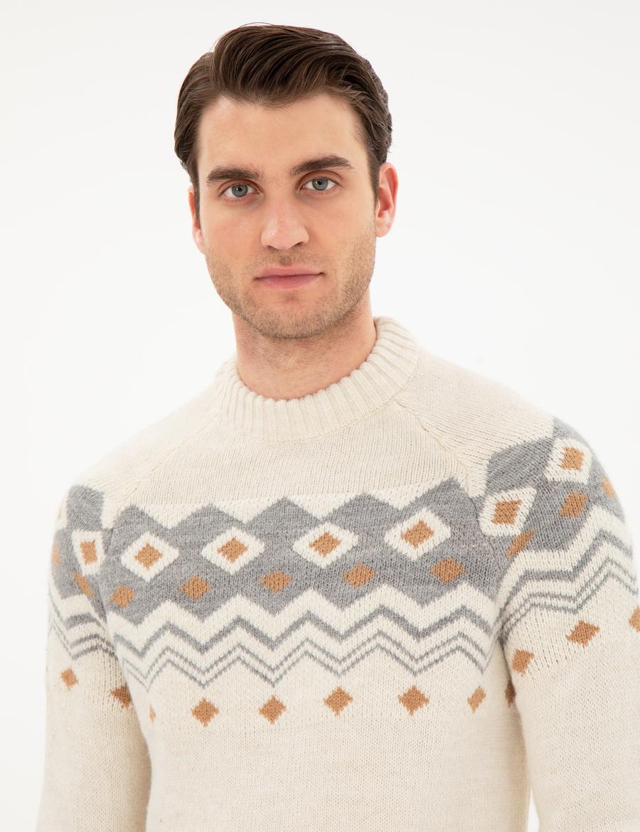 Ekru Slim Fit Çeyrek Yaka Triko Kazak